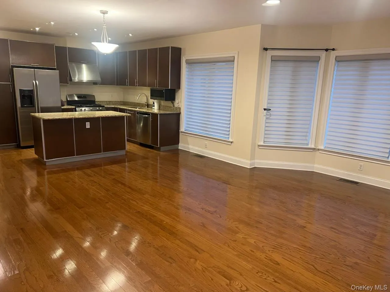 337 Park Crescent, New York, NY, 2 Bedrooms Bedrooms, 6 Rooms Rooms,2 BathroomsBathrooms,Residential Lease,For Rent,Park,0,969473 337 Park Crescent, New York, NY, 2 Bedrooms Bedrooms, 6 Rooms Rooms,2 BathroomsBathrooms,Residential Lease,For Rent,Park,0,969473