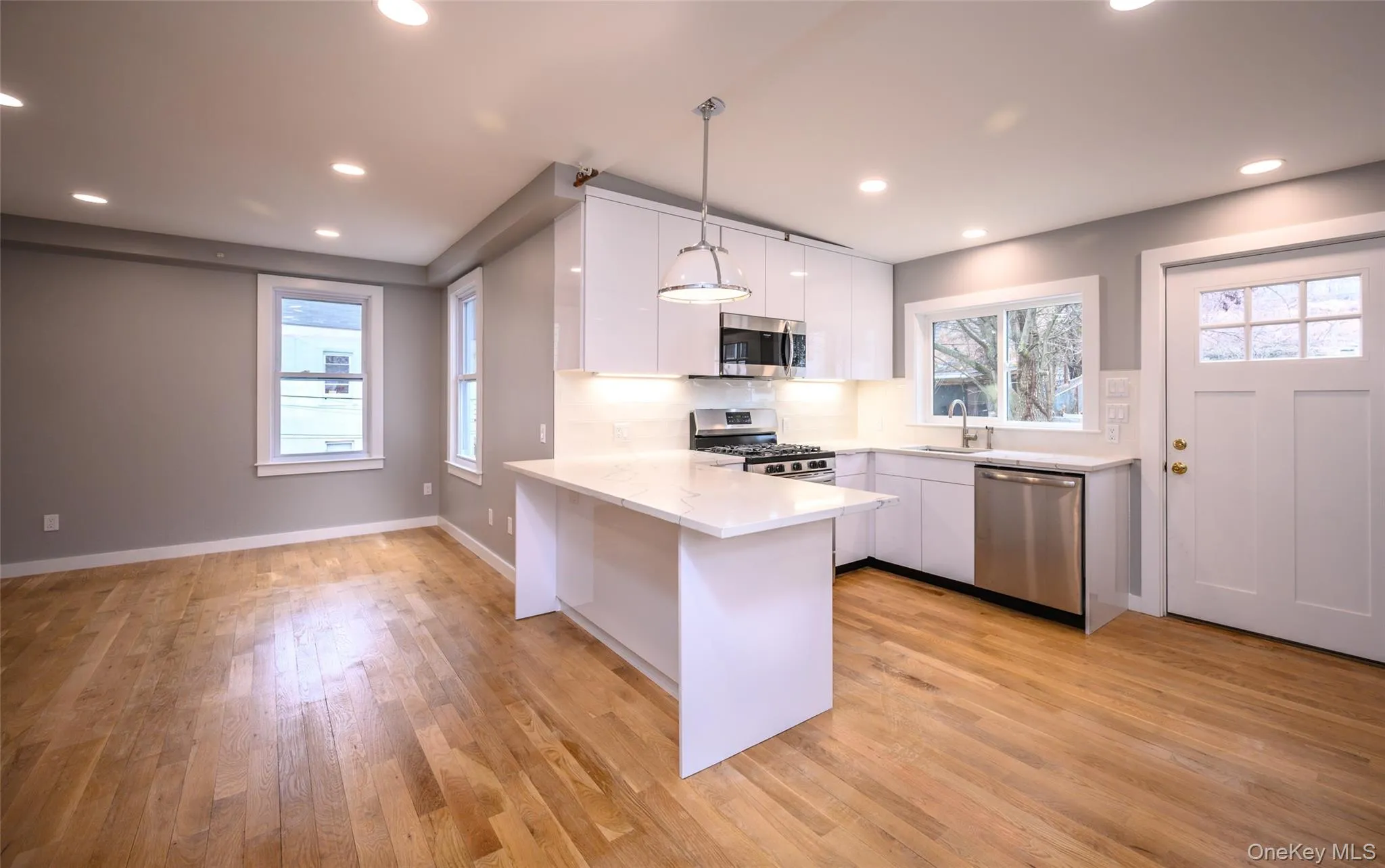 86 Main Street, Greenburgh, NY, 2 Bedrooms Bedrooms, 4 Rooms Rooms,1 BathroomBathrooms,Residential Lease,For Rent,Main,0,969494 86 Main Street, Greenburgh, NY, 2 Bedrooms Bedrooms, 4 Rooms Rooms,1 BathroomBathrooms,Residential Lease,For Rent,Main,0,969494