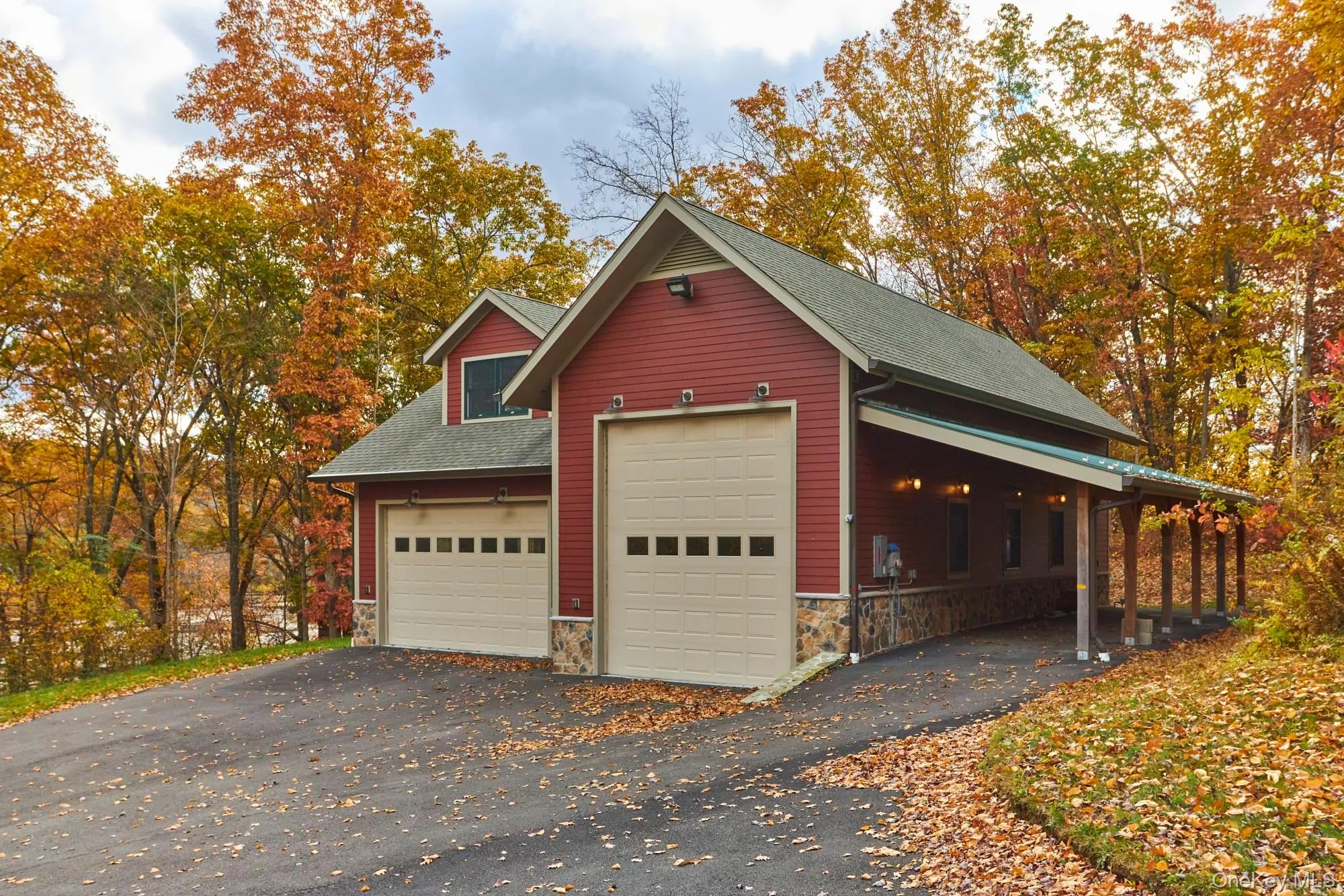 Detached 8 Car Garage with 2 Car Carport Detached 8 Car Garage with 2 Car Carport