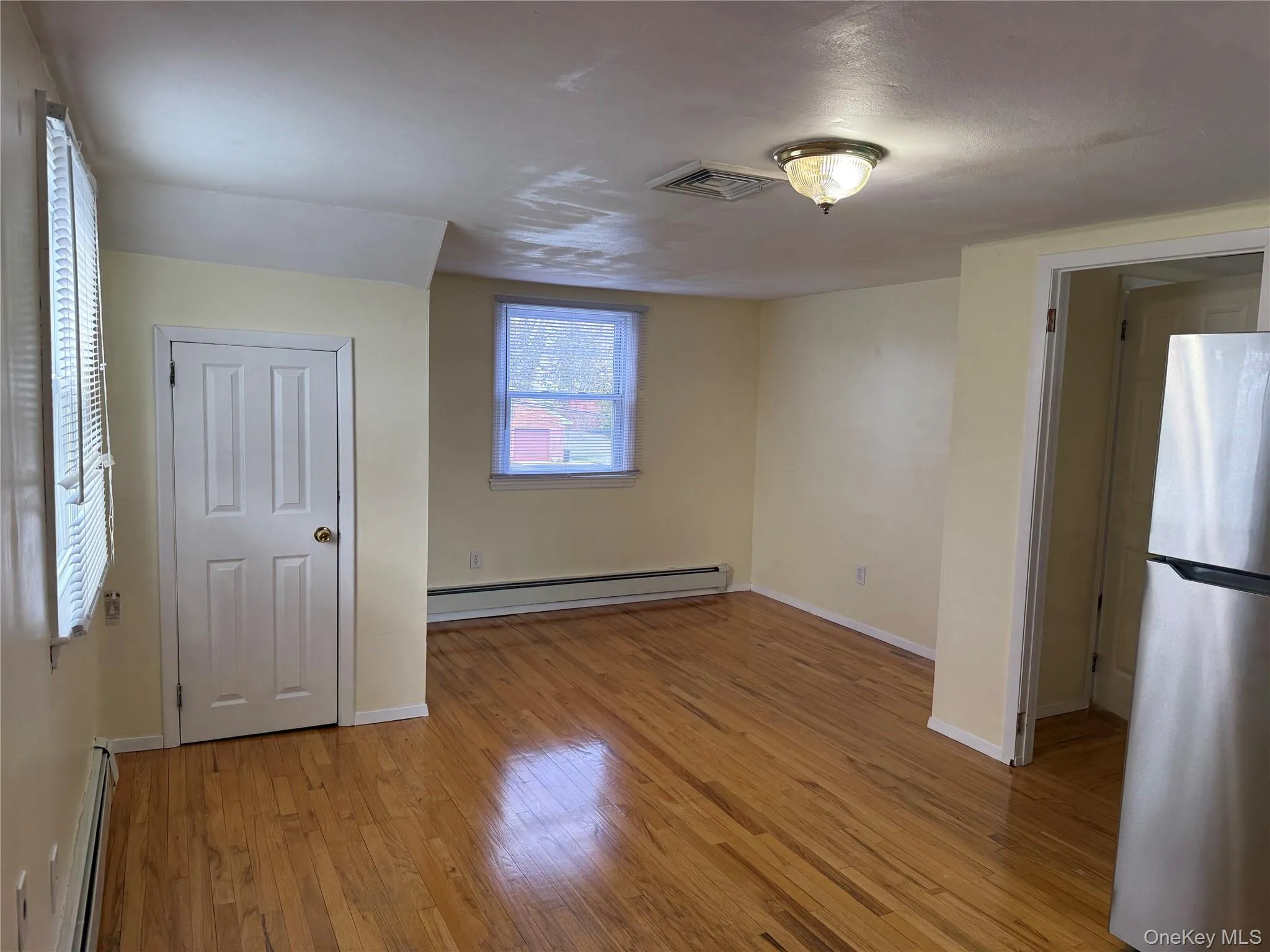 10 23rd Street, Huntington, NY, 2 Bedrooms Bedrooms, 4 Rooms Rooms,1 BathroomBathrooms,Residential Lease,For Rent,23rd,0,969517 10 23rd Street, Huntington, NY, 2 Bedrooms Bedrooms, 4 Rooms Rooms,1 BathroomBathrooms,Residential Lease,For Rent,23rd,0,969517
