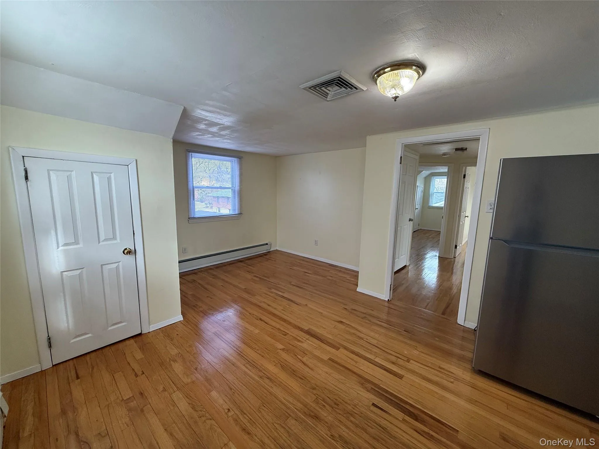 10 23rd Street, Huntington, NY, 2 Bedrooms Bedrooms, 4 Rooms Rooms,1 BathroomBathrooms,Residential Lease,For Rent,23rd,0,969517 10 23rd Street, Huntington, NY, 2 Bedrooms Bedrooms, 4 Rooms Rooms,1 BathroomBathrooms,Residential Lease,For Rent,23rd,0,969517