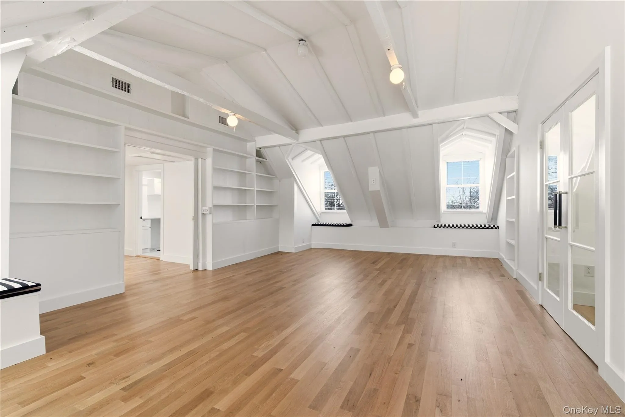 77 Cove Road, Oyster Bay, NY, 6 Bedrooms Bedrooms, 13 Rooms Rooms,4 BathroomsBathrooms,Residential,For Rent,Cove,0,969523 77 Cove Road, Oyster Bay, NY, 6 Bedrooms Bedrooms, 13 Rooms Rooms,4 BathroomsBathrooms,Residential,For Rent,Cove,0,969523