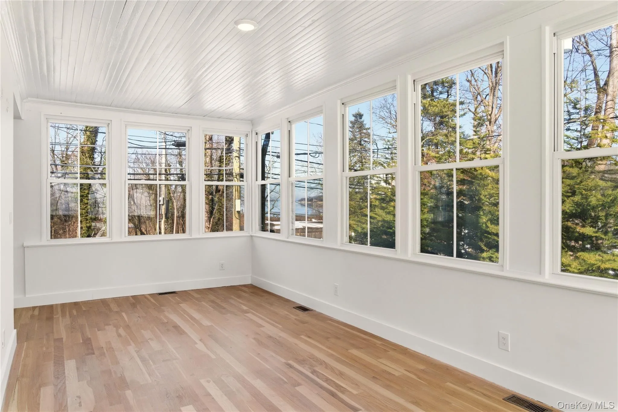 Sun Room with Waterview Sun Room with Waterview