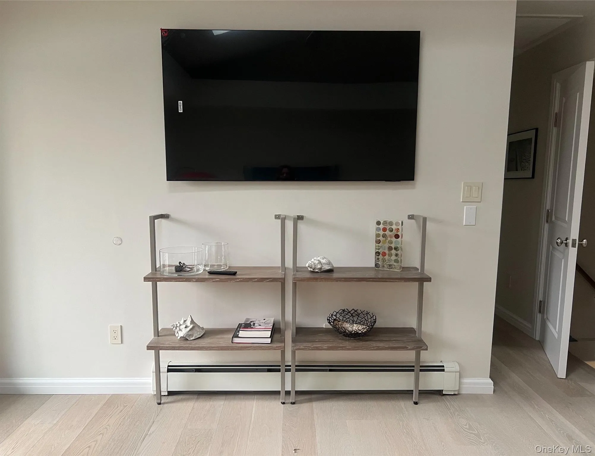 11 Post Crossing, Southampton, NY, 3 Bedrooms Bedrooms, 7 Rooms Rooms,2 BathroomsBathrooms,Residential Lease,For Rent,Post,0,969529 11 Post Crossing, Southampton, NY, 3 Bedrooms Bedrooms, 7 Rooms Rooms,2 BathroomsBathrooms,Residential Lease,For Rent,Post,0,969529