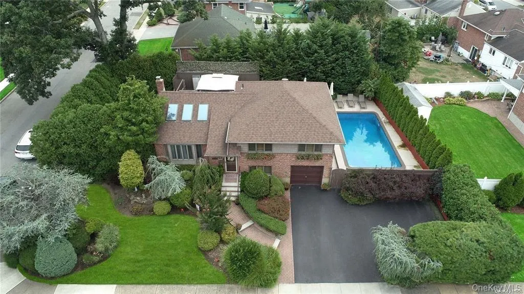 1603 Anita Lane, Hempstead, NY, 4 Bedrooms Bedrooms, 9 Rooms Rooms,2 BathroomsBathrooms,Residential,For Rent,Anita,0,969534 1603 Anita Lane, Hempstead, NY, 4 Bedrooms Bedrooms, 9 Rooms Rooms,2 BathroomsBathrooms,Residential,For Rent,Anita,0,969534