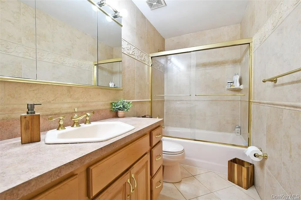 1603 Anita Lane, Hempstead, NY, 4 Bedrooms Bedrooms, 9 Rooms Rooms,2 BathroomsBathrooms,Residential,For Rent,Anita,0,969534 1603 Anita Lane, Hempstead, NY, 4 Bedrooms Bedrooms, 9 Rooms Rooms,2 BathroomsBathrooms,Residential,For Rent,Anita,0,969534