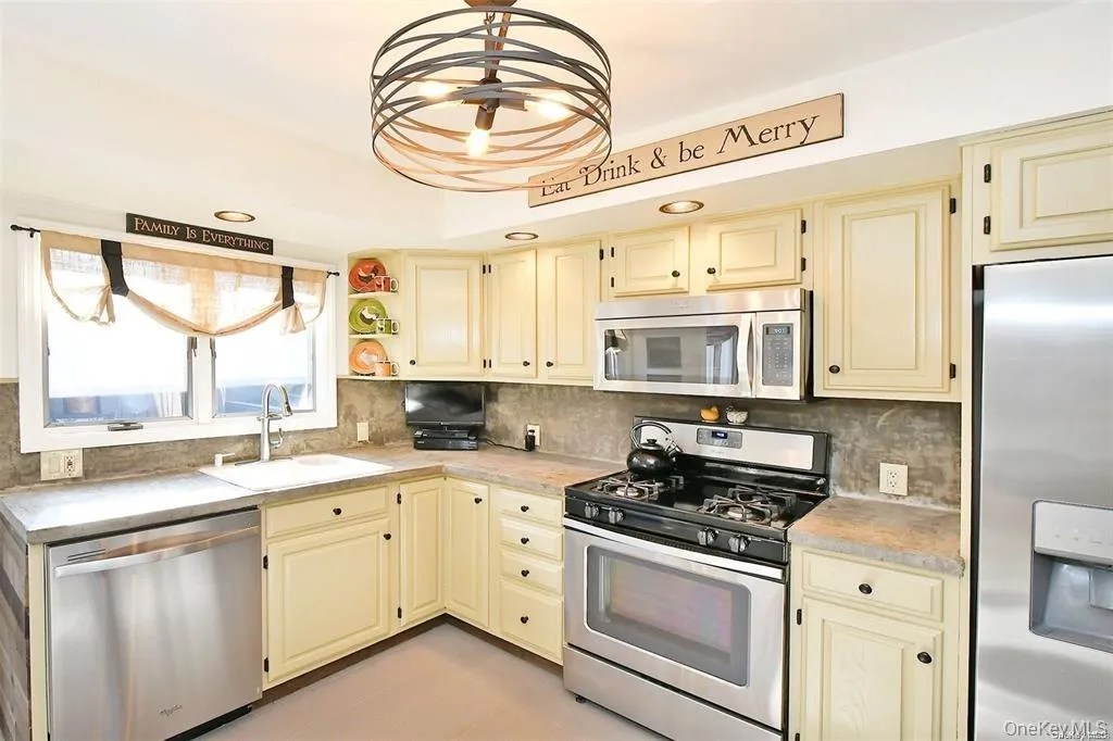 1603 Anita Lane, Hempstead, NY, 4 Bedrooms Bedrooms, 9 Rooms Rooms,2 BathroomsBathrooms,Residential,For Rent,Anita,0,969534 1603 Anita Lane, Hempstead, NY, 4 Bedrooms Bedrooms, 9 Rooms Rooms,2 BathroomsBathrooms,Residential,For Rent,Anita,0,969534