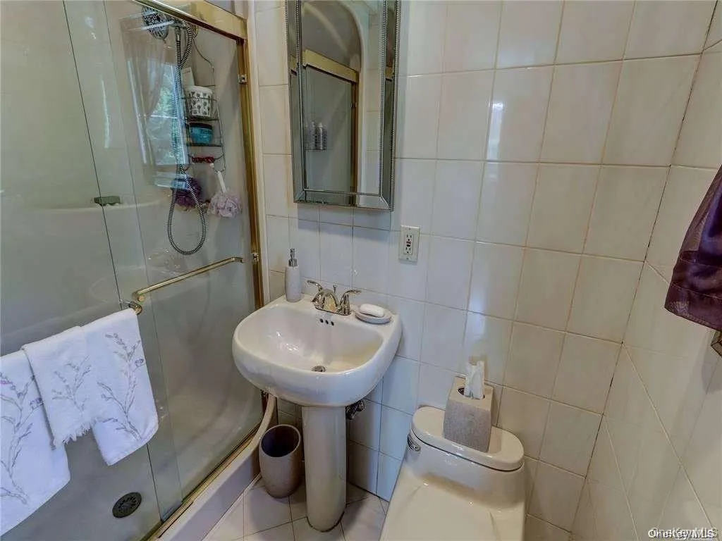1603 Anita Lane, Hempstead, NY, 4 Bedrooms Bedrooms, 9 Rooms Rooms,2 BathroomsBathrooms,Residential,For Rent,Anita,0,969534 1603 Anita Lane, Hempstead, NY, 4 Bedrooms Bedrooms, 9 Rooms Rooms,2 BathroomsBathrooms,Residential,For Rent,Anita,0,969534