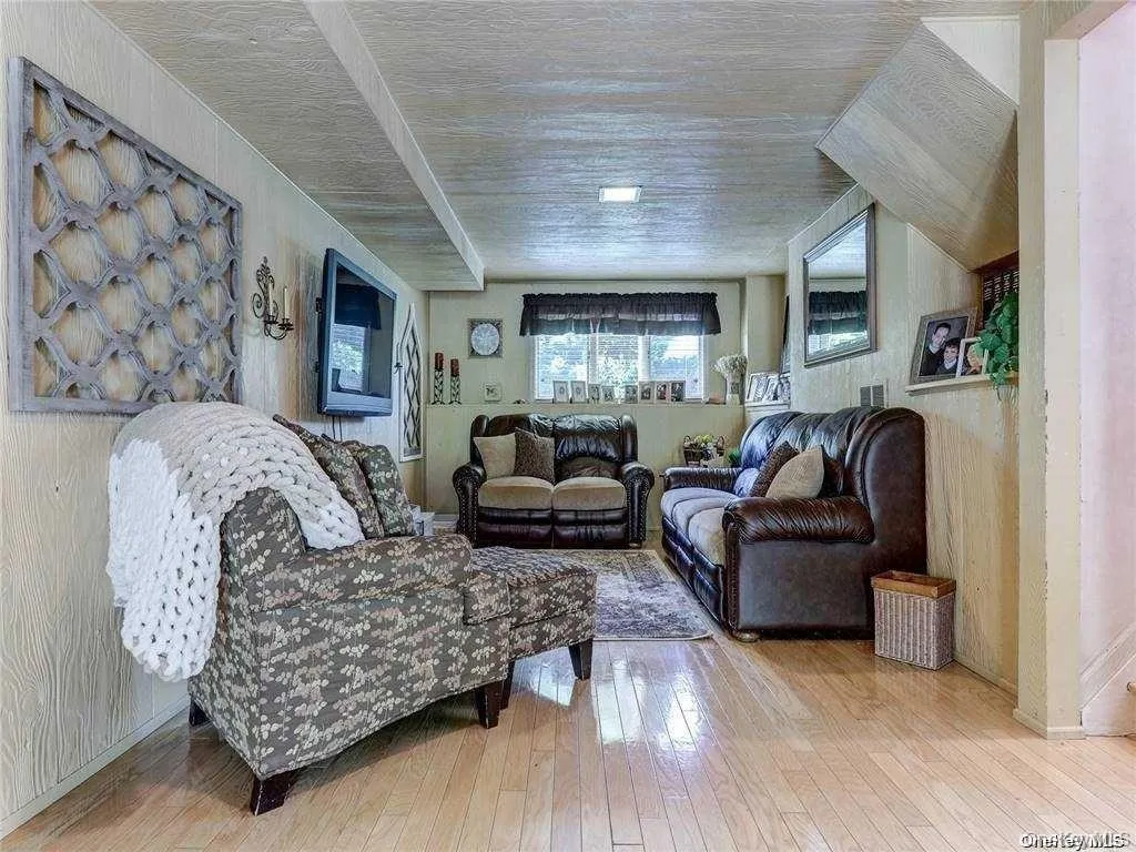 1603 Anita Lane, Hempstead, NY, 4 Bedrooms Bedrooms, 9 Rooms Rooms,2 BathroomsBathrooms,Residential,For Rent,Anita,0,969534 1603 Anita Lane, Hempstead, NY, 4 Bedrooms Bedrooms, 9 Rooms Rooms,2 BathroomsBathrooms,Residential,For Rent,Anita,0,969534