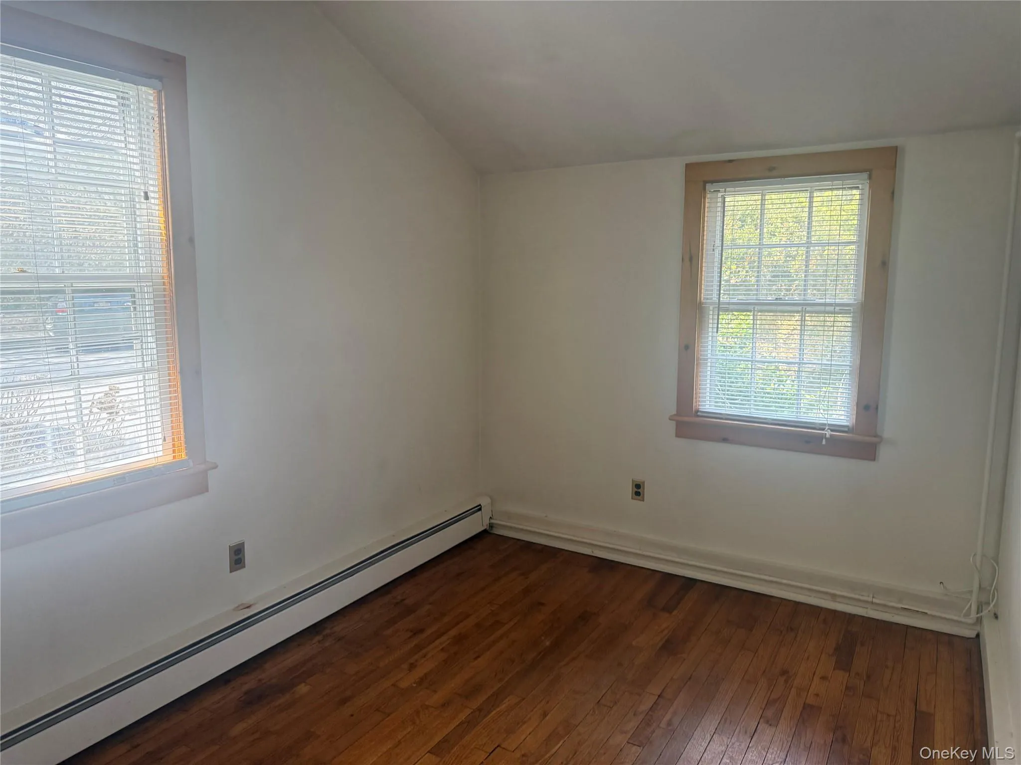 Guest Room/Office Guest Room/Office