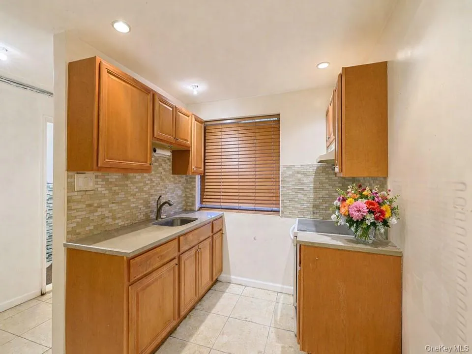 877 223rd Street, New York, NY, 3 Bedrooms Bedrooms, 6 Rooms Rooms,2 BathroomsBathrooms,Residential,For Rent,223rd,0,969557 877 223rd Street, New York, NY, 3 Bedrooms Bedrooms, 6 Rooms Rooms,2 BathroomsBathrooms,Residential,For Rent,223rd,0,969557