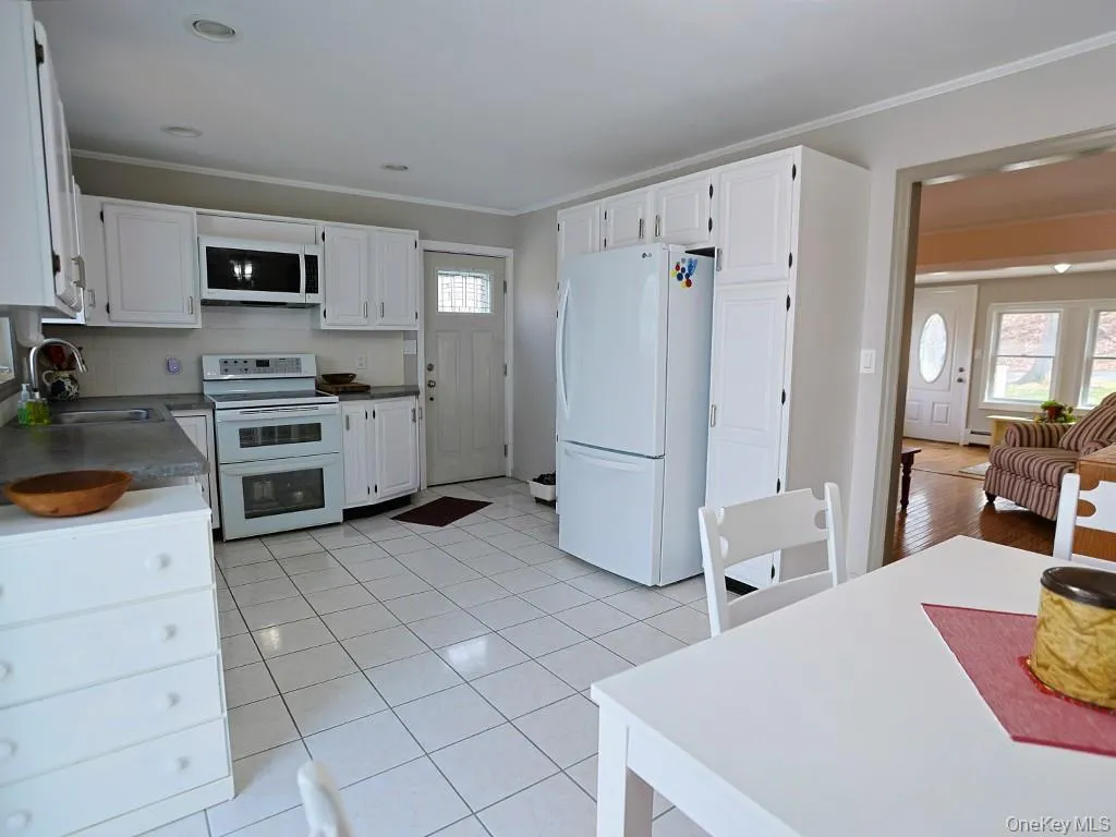 26 Sunrise Heights, Goshen, NY, 2 Bedrooms Bedrooms, 4 Rooms Rooms,1 BathroomBathrooms,Residential,For Rent,Sunrise,0,969565 26 Sunrise Heights, Goshen, NY, 2 Bedrooms Bedrooms, 4 Rooms Rooms,1 BathroomBathrooms,Residential,For Rent,Sunrise,0,969565