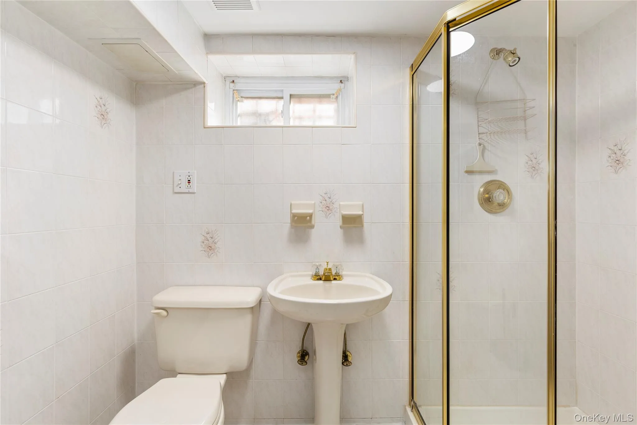 2615 Clearview Expressway, New York, NY, 3 Bedrooms Bedrooms, 8 Rooms Rooms,2 BathroomsBathrooms,Residential,For Rent,Clearview,0,969599 2615 Clearview Expressway, New York, NY, 3 Bedrooms Bedrooms, 8 Rooms Rooms,2 BathroomsBathrooms,Residential,For Rent,Clearview,0,969599