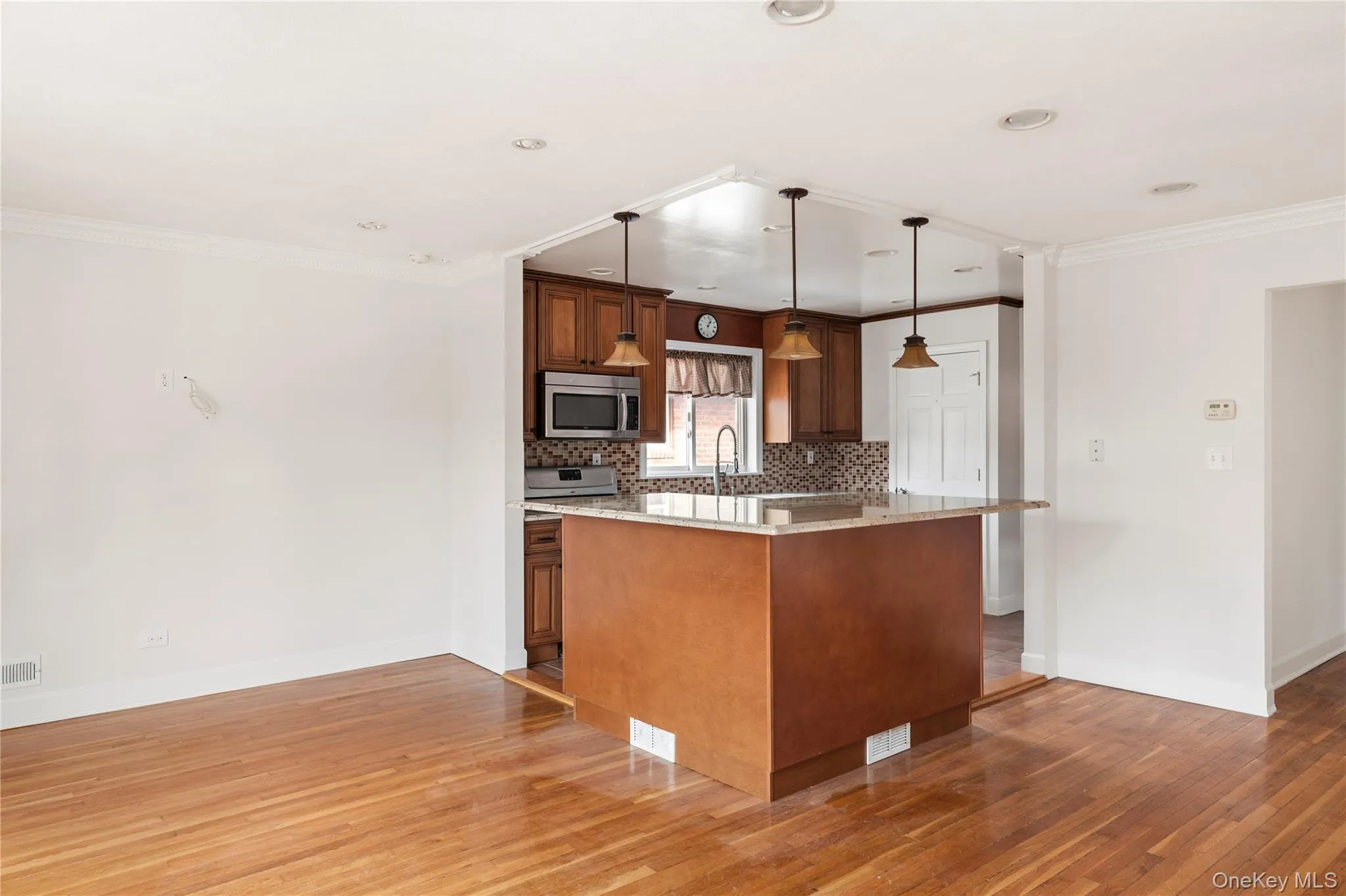 2615 Clearview Expressway, New York, NY, 3 Bedrooms Bedrooms, 8 Rooms Rooms,2 BathroomsBathrooms,Residential,For Rent,Clearview,0,969599 2615 Clearview Expressway, New York, NY, 3 Bedrooms Bedrooms, 8 Rooms Rooms,2 BathroomsBathrooms,Residential,For Rent,Clearview,0,969599