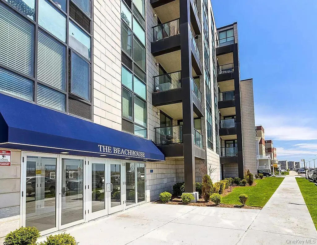 91-16 Shore Front Parkway, New York, NY, 2 Bedrooms Bedrooms, 4 Rooms Rooms,2 BathroomsBathrooms,Residential,For Rent,Shore Front,0,969608 91-16 Shore Front Parkway, New York, NY, 2 Bedrooms Bedrooms, 4 Rooms Rooms,2 BathroomsBathrooms,Residential,For Rent,Shore Front,0,969608