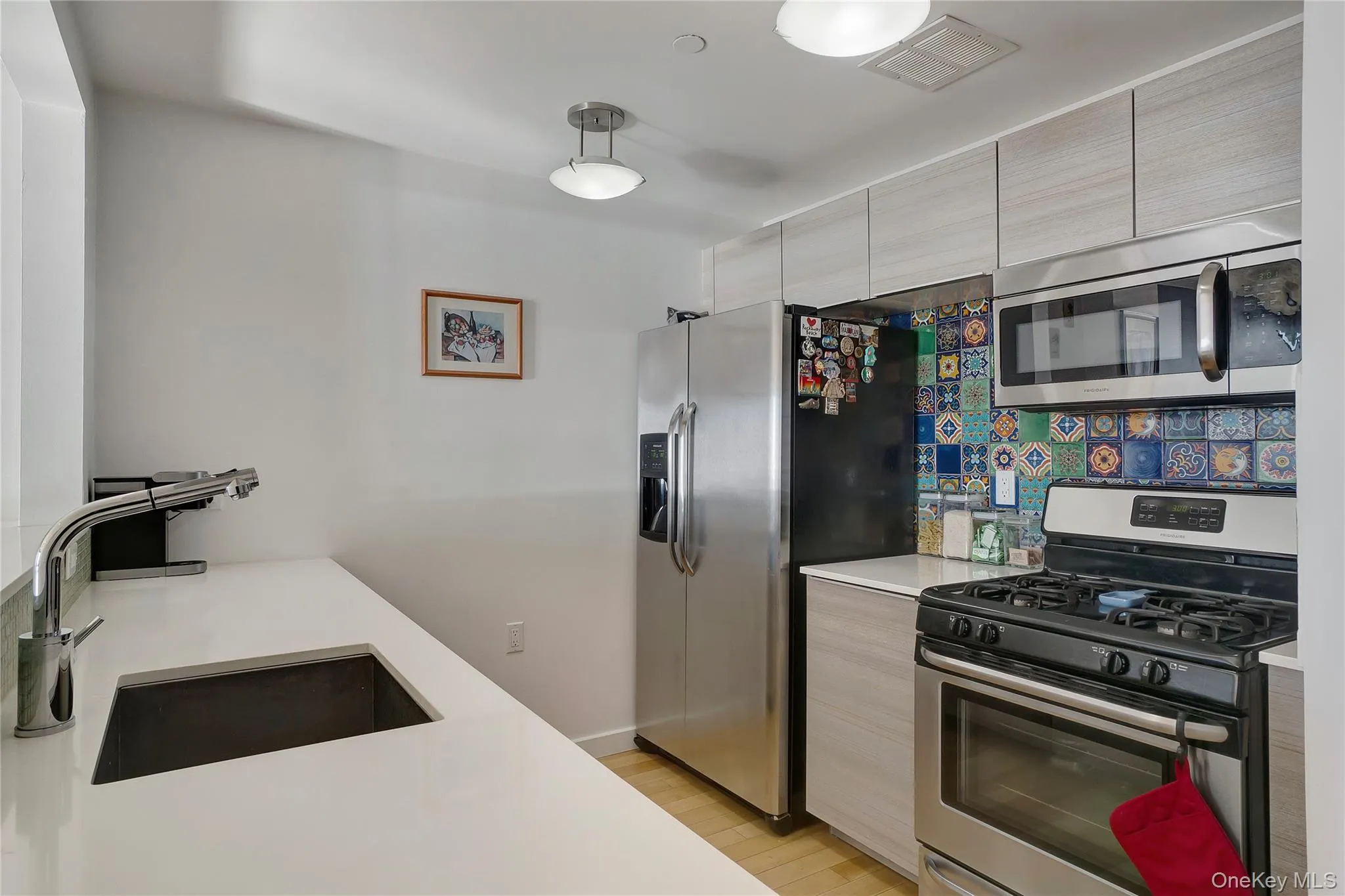 91-16 Shore Front Parkway, New York, NY, 2 Bedrooms Bedrooms, 4 Rooms Rooms,2 BathroomsBathrooms,Residential,For Rent,Shore Front,0,969608 91-16 Shore Front Parkway, New York, NY, 2 Bedrooms Bedrooms, 4 Rooms Rooms,2 BathroomsBathrooms,Residential,For Rent,Shore Front,0,969608