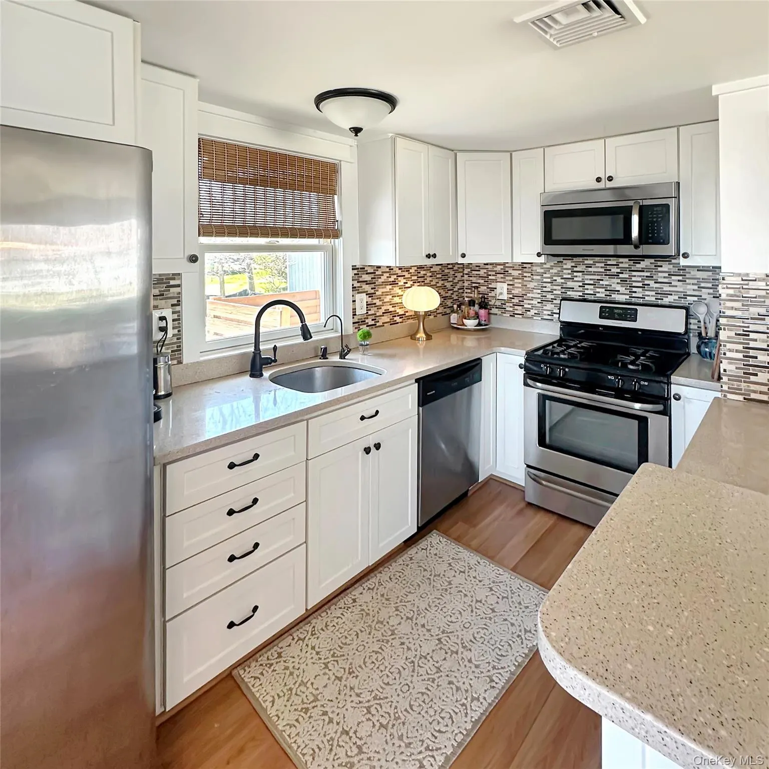 57 Nash Avenue, Southampton, NY, 2 Bedrooms Bedrooms, 5 Rooms Rooms,1 BathroomBathrooms,Residential Lease,For Rent,Nash,0,969644 57 Nash Avenue, Southampton, NY, 2 Bedrooms Bedrooms, 5 Rooms Rooms,1 BathroomBathrooms,Residential Lease,For Rent,Nash,0,969644