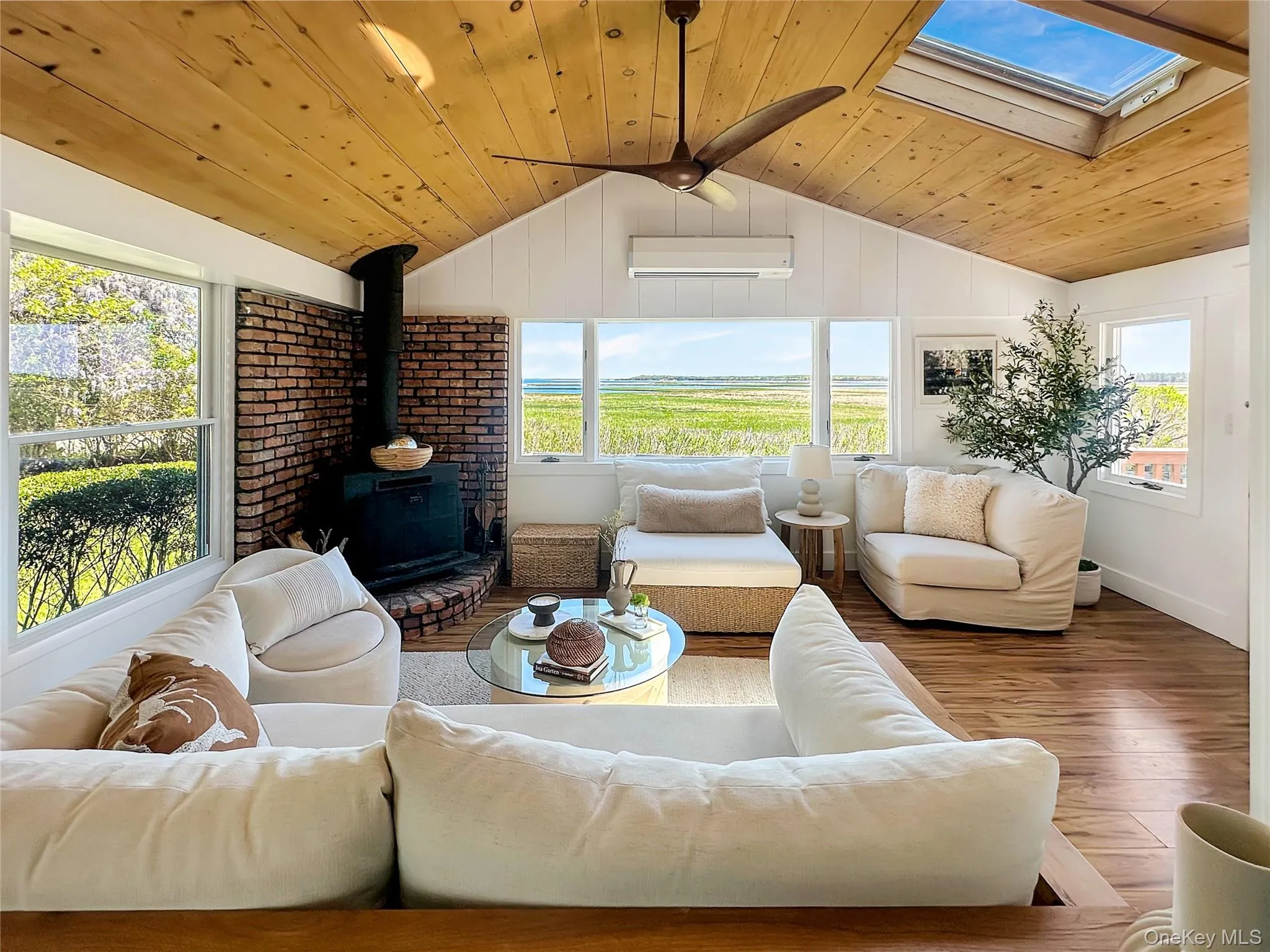 57 Nash Avenue, Southampton, NY, 2 Bedrooms Bedrooms, 5 Rooms Rooms,1 BathroomBathrooms,Residential Lease,For Rent,Nash,0,969644 57 Nash Avenue, Southampton, NY, 2 Bedrooms Bedrooms, 5 Rooms Rooms,1 BathroomBathrooms,Residential Lease,For Rent,Nash,0,969644