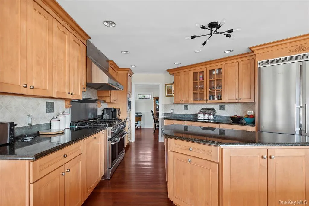4 Quebec Road, Hempstead, NY, 4 Bedrooms Bedrooms, 8 Rooms Rooms,2 BathroomsBathrooms,Residential,For Rent,Quebec,0,969650 4 Quebec Road, Hempstead, NY, 4 Bedrooms Bedrooms, 8 Rooms Rooms,2 BathroomsBathrooms,Residential,For Rent,Quebec,0,969650