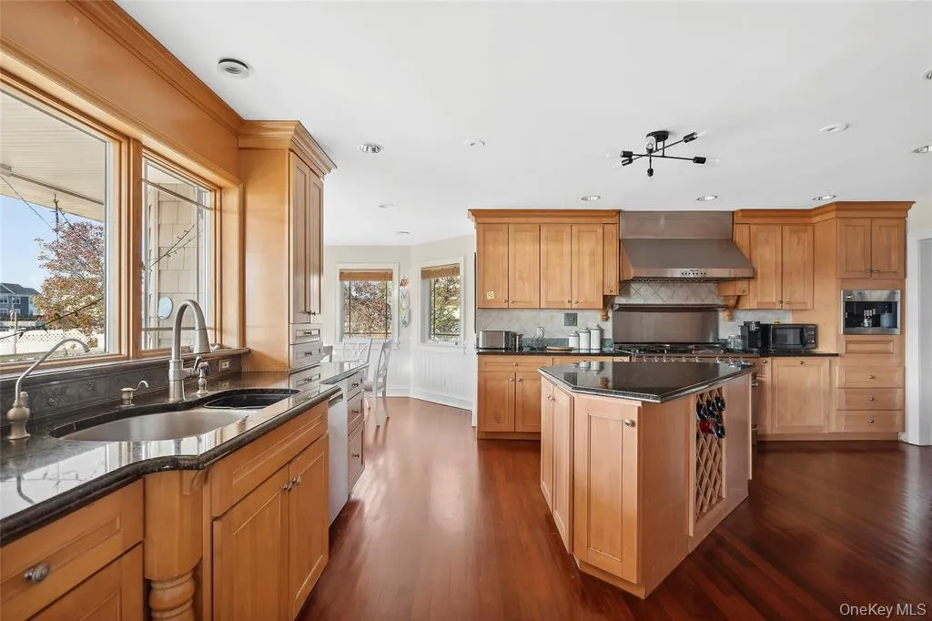 4 Quebec Road, Hempstead, NY, 4 Bedrooms Bedrooms, 8 Rooms Rooms,2 BathroomsBathrooms,Residential,For Rent,Quebec,0,969650 4 Quebec Road, Hempstead, NY, 4 Bedrooms Bedrooms, 8 Rooms Rooms,2 BathroomsBathrooms,Residential,For Rent,Quebec,0,969650