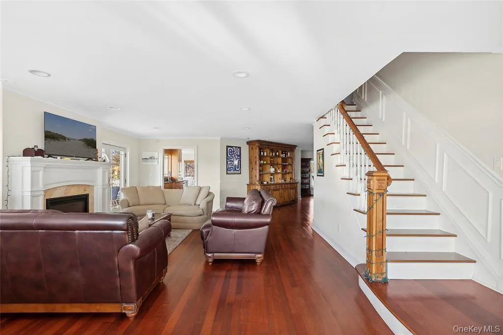 4 Quebec Road, Hempstead, NY, 4 Bedrooms Bedrooms, 8 Rooms Rooms,2 BathroomsBathrooms,Residential,For Rent,Quebec,0,969650 4 Quebec Road, Hempstead, NY, 4 Bedrooms Bedrooms, 8 Rooms Rooms,2 BathroomsBathrooms,Residential,For Rent,Quebec,0,969650