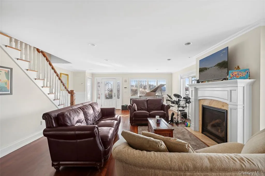 4 Quebec Road, Hempstead, NY, 4 Bedrooms Bedrooms, 8 Rooms Rooms,2 BathroomsBathrooms,Residential,For Rent,Quebec,0,969650 4 Quebec Road, Hempstead, NY, 4 Bedrooms Bedrooms, 8 Rooms Rooms,2 BathroomsBathrooms,Residential,For Rent,Quebec,0,969650
