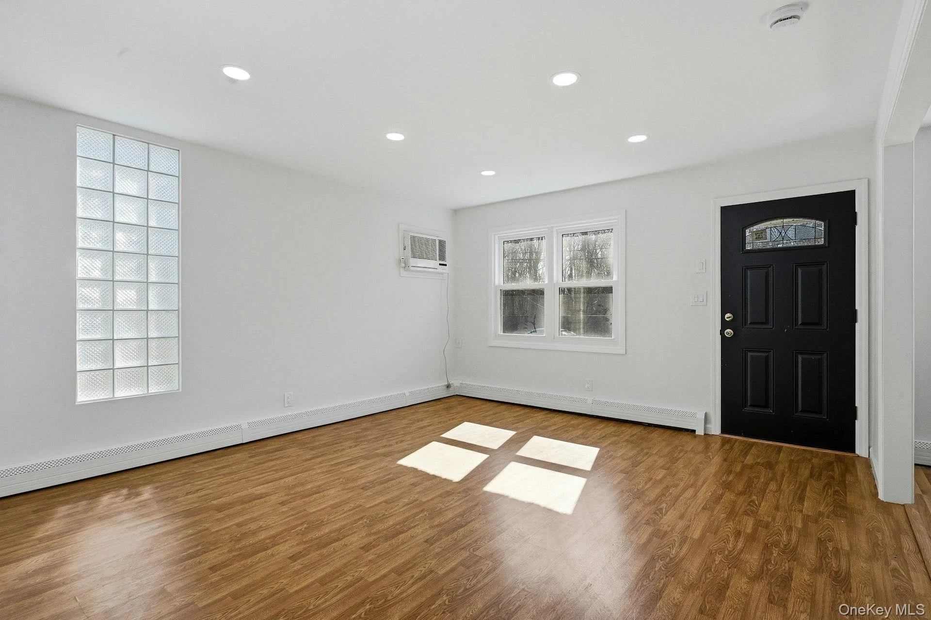 35 Yennicock Avenue, North Hempstead, NY, 2 Bedrooms Bedrooms, 7 Rooms Rooms,2 BathroomsBathrooms,Residential Lease,For Rent,Yennicock,0,969666 35 Yennicock Avenue, North Hempstead, NY, 2 Bedrooms Bedrooms, 7 Rooms Rooms,2 BathroomsBathrooms,Residential Lease,For Rent,Yennicock,0,969666