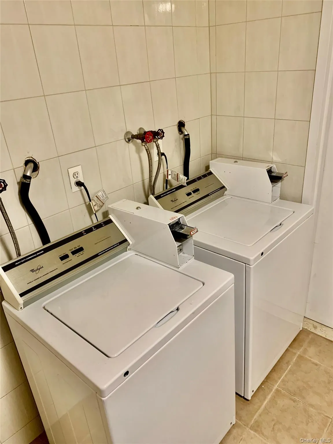 8417 Lander Street, New York, NY, 1 Bedroom Bedrooms, 3 Rooms Rooms,1 BathroomBathrooms,Residential Lease,For Rent,Lander,0,969667 8417 Lander Street, New York, NY, 1 Bedroom Bedrooms, 3 Rooms Rooms,1 BathroomBathrooms,Residential Lease,For Rent,Lander,0,969667