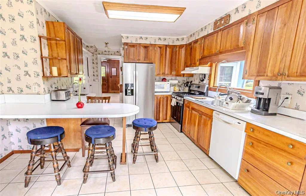 630 New Suffolk Road, Southold, NY, 4 Bedrooms Bedrooms, 8 Rooms Rooms,2 BathroomsBathrooms,Residential,For Rent,New Suffolk,0,969684 630 New Suffolk Road, Southold, NY, 4 Bedrooms Bedrooms, 8 Rooms Rooms,2 BathroomsBathrooms,Residential,For Rent,New Suffolk,0,969684