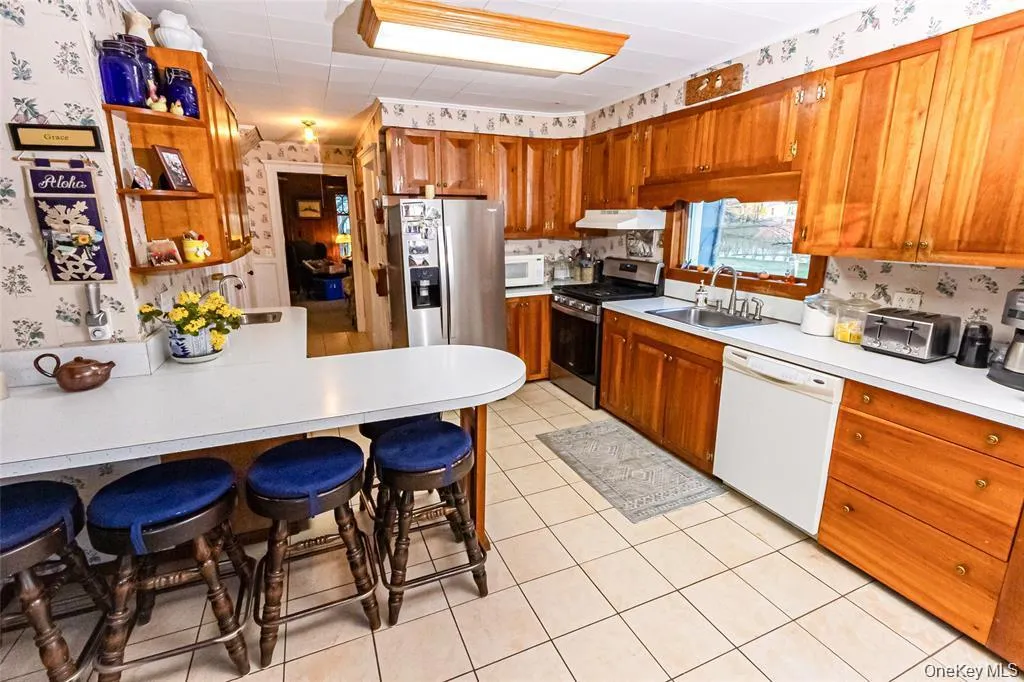 630 New Suffolk Road, Southold, NY, 4 Bedrooms Bedrooms, 8 Rooms Rooms,2 BathroomsBathrooms,Residential,For Rent,New Suffolk,0,969684 630 New Suffolk Road, Southold, NY, 4 Bedrooms Bedrooms, 8 Rooms Rooms,2 BathroomsBathrooms,Residential,For Rent,New Suffolk,0,969684