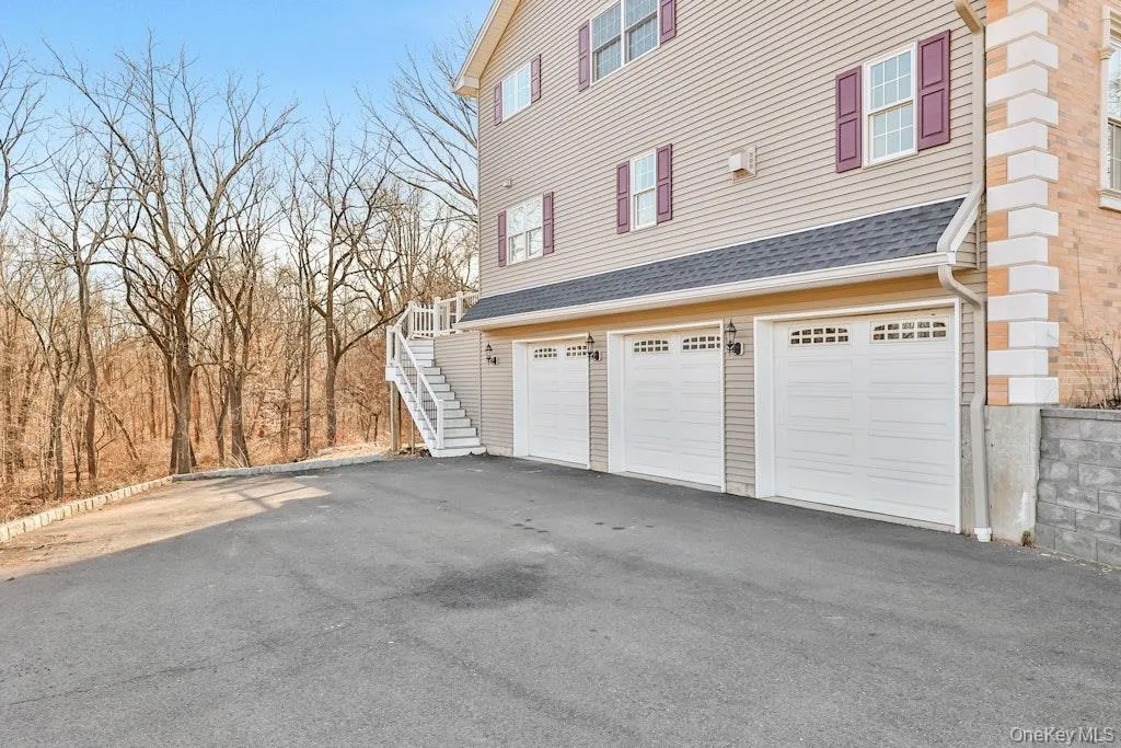 34 Renfrew Road, Clarkstown, NY, 5 Bedrooms Bedrooms, 18 Rooms Rooms,6 BathroomsBathrooms,Residential Lease,For Rent,Renfrew,0,969687 34 Renfrew Road, Clarkstown, NY, 5 Bedrooms Bedrooms, 18 Rooms Rooms,6 BathroomsBathrooms,Residential Lease,For Rent,Renfrew,0,969687
