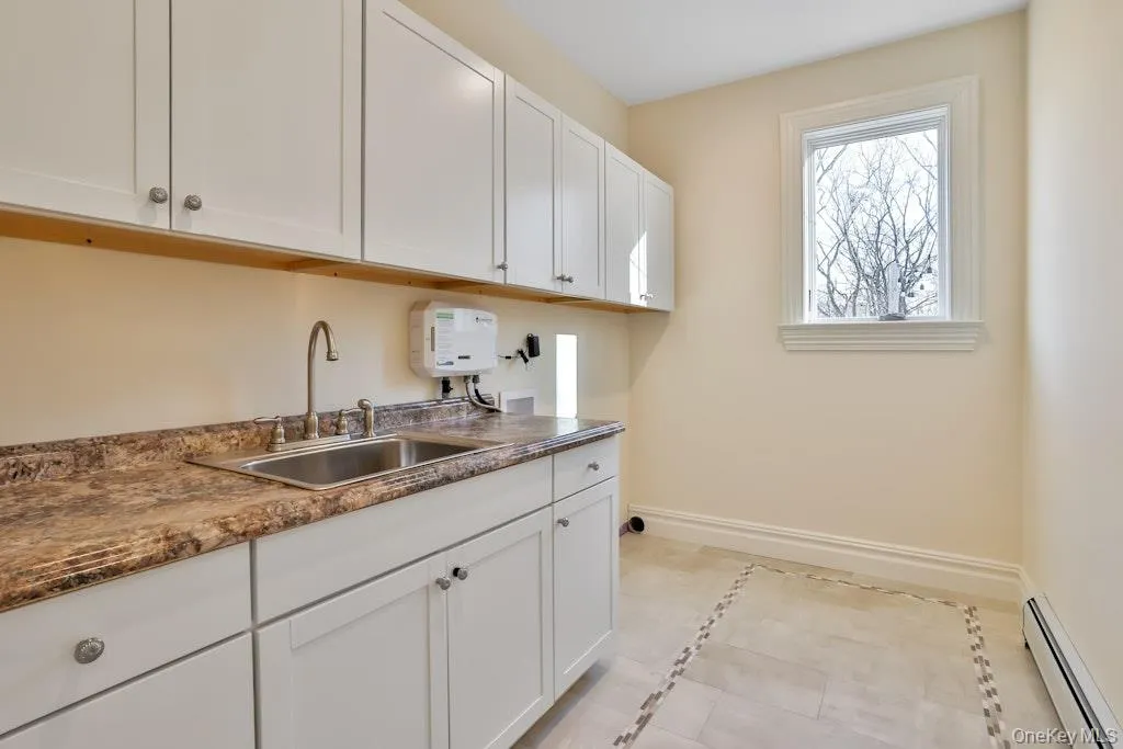 34 Renfrew Road, Clarkstown, NY, 5 Bedrooms Bedrooms, 18 Rooms Rooms,6 BathroomsBathrooms,Residential Lease,For Rent,Renfrew,0,969687 34 Renfrew Road, Clarkstown, NY, 5 Bedrooms Bedrooms, 18 Rooms Rooms,6 BathroomsBathrooms,Residential Lease,For Rent,Renfrew,0,969687