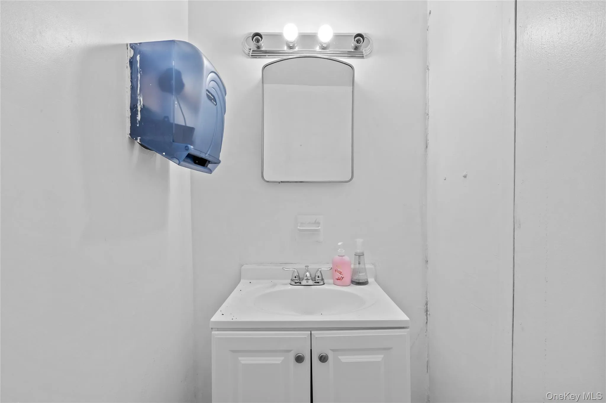 15611 Aguilar Avenue, New York, NY, ,Commercial Lease,For Rent,Aguilar,0,969696 15611 Aguilar Avenue, New York, NY, ,Commercial Lease,For Rent,Aguilar,0,969696