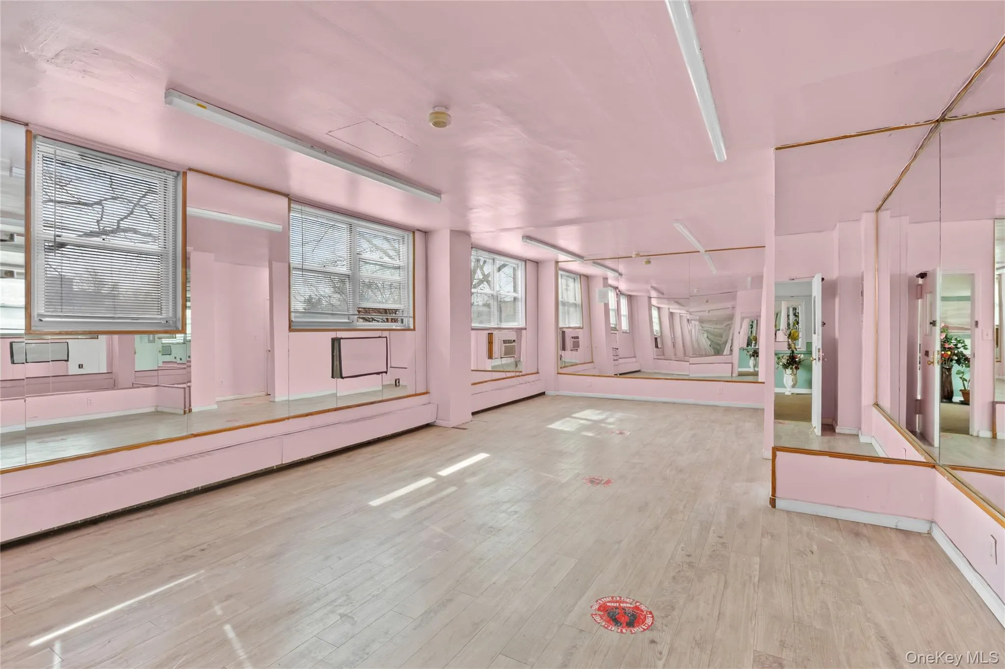 15611 Aguilar Avenue, New York, NY, ,Commercial Lease,For Rent,Aguilar,0,969696 15611 Aguilar Avenue, New York, NY, ,Commercial Lease,For Rent,Aguilar,0,969696