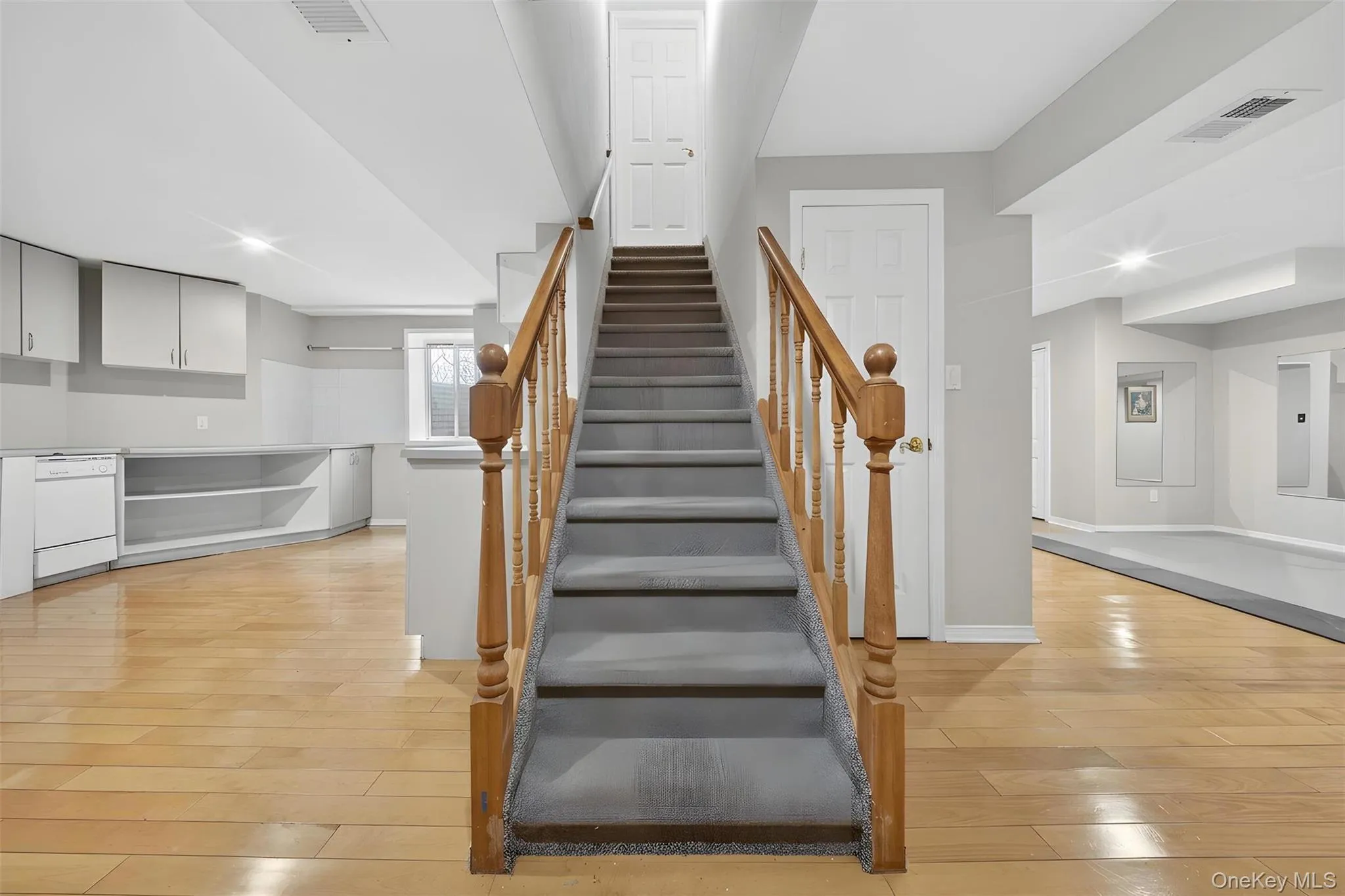 14 Mackay Way, North Hempstead, NY, 4 Bedrooms Bedrooms, 9 Rooms Rooms,2 BathroomsBathrooms,Residential,For Rent,Mackay,0,969704 14 Mackay Way, North Hempstead, NY, 4 Bedrooms Bedrooms, 9 Rooms Rooms,2 BathroomsBathrooms,Residential,For Rent,Mackay,0,969704