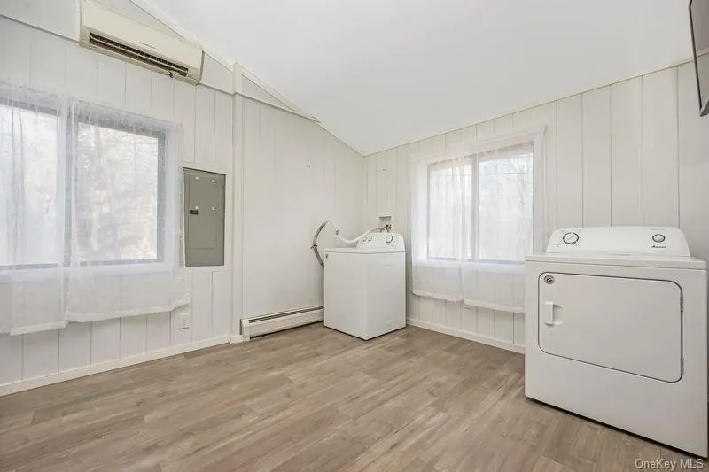 356 Oakleigh Avenue, Riverhead, NY, 3 Bedrooms Bedrooms, 7 Rooms Rooms,2 BathroomsBathrooms,Residential,For Rent,Oakleigh,0,969723 356 Oakleigh Avenue, Riverhead, NY, 3 Bedrooms Bedrooms, 7 Rooms Rooms,2 BathroomsBathrooms,Residential,For Rent,Oakleigh,0,969723