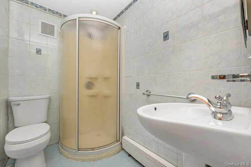 356 Oakleigh Avenue, Riverhead, NY, 3 Bedrooms Bedrooms, 7 Rooms Rooms,2 BathroomsBathrooms,Residential,For Rent,Oakleigh,0,969723 356 Oakleigh Avenue, Riverhead, NY, 3 Bedrooms Bedrooms, 7 Rooms Rooms,2 BathroomsBathrooms,Residential,For Rent,Oakleigh,0,969723