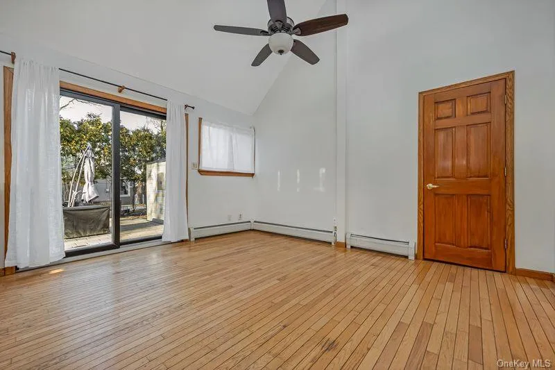 356 Oakleigh Avenue, Riverhead, NY, 3 Bedrooms Bedrooms, 7 Rooms Rooms,2 BathroomsBathrooms,Residential,For Rent,Oakleigh,0,969723 356 Oakleigh Avenue, Riverhead, NY, 3 Bedrooms Bedrooms, 7 Rooms Rooms,2 BathroomsBathrooms,Residential,For Rent,Oakleigh,0,969723