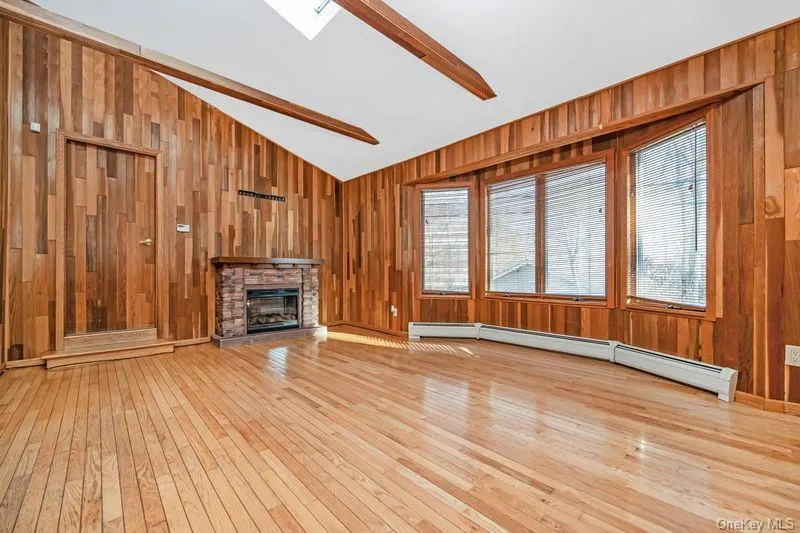 356 Oakleigh Avenue, Riverhead, NY, 3 Bedrooms Bedrooms, 7 Rooms Rooms,2 BathroomsBathrooms,Residential,For Rent,Oakleigh,0,969723 356 Oakleigh Avenue, Riverhead, NY, 3 Bedrooms Bedrooms, 7 Rooms Rooms,2 BathroomsBathrooms,Residential,For Rent,Oakleigh,0,969723