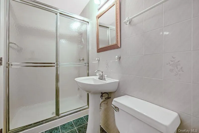 356 Oakleigh Avenue, Riverhead, NY, 3 Bedrooms Bedrooms, 7 Rooms Rooms,2 BathroomsBathrooms,Residential,For Rent,Oakleigh,0,969723 356 Oakleigh Avenue, Riverhead, NY, 3 Bedrooms Bedrooms, 7 Rooms Rooms,2 BathroomsBathrooms,Residential,For Rent,Oakleigh,0,969723