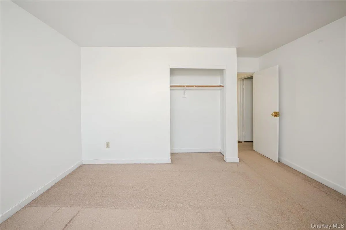 501 Maplewood Gardens, Clarkstown, NY, 3 Bedrooms Bedrooms, 8 Rooms Rooms,1 BathroomBathrooms,Residential Lease,For Rent,Maplewood Gardens,0,969728 501 Maplewood Gardens, Clarkstown, NY, 3 Bedrooms Bedrooms, 8 Rooms Rooms,1 BathroomBathrooms,Residential Lease,For Rent,Maplewood Gardens,0,969728