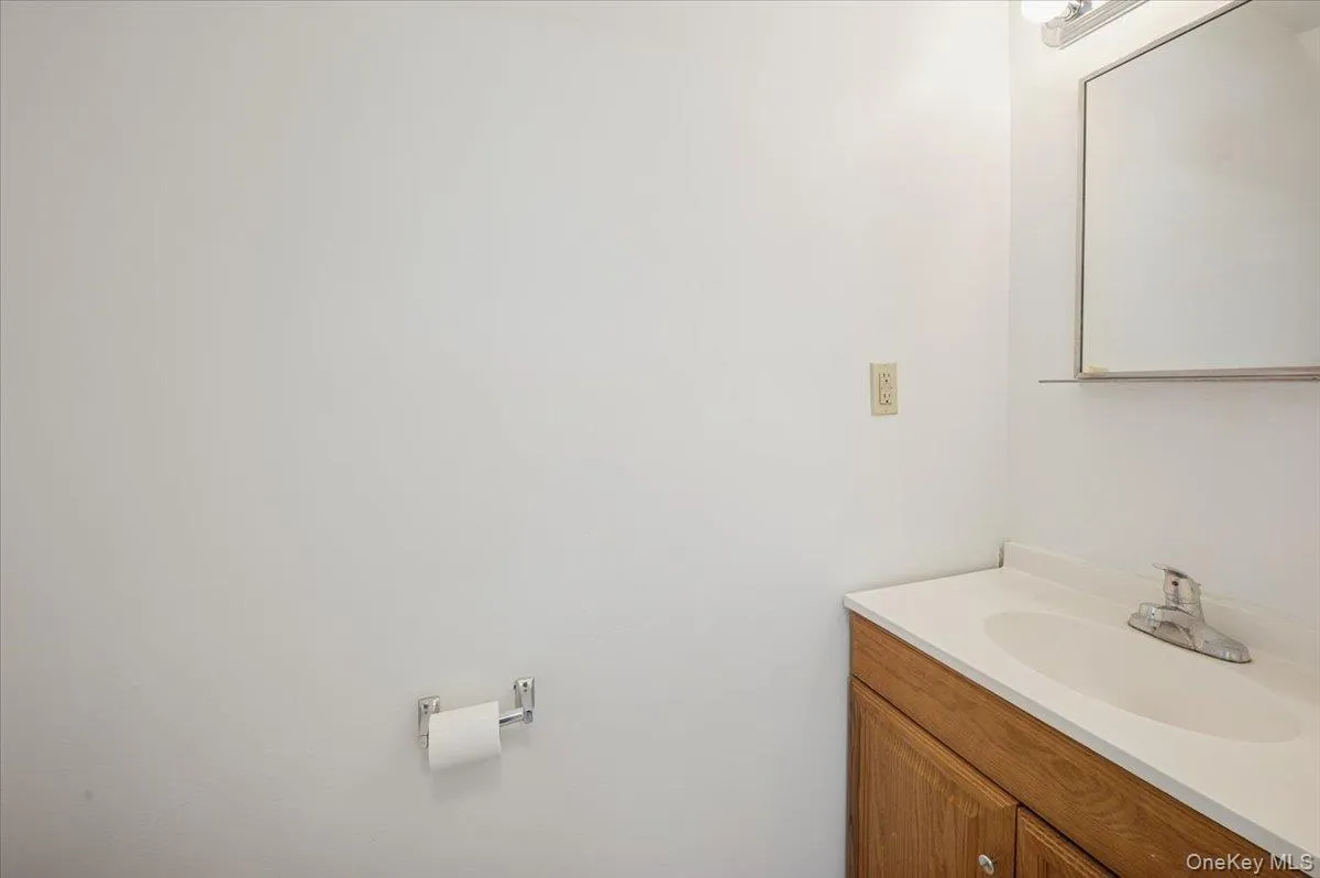 501 Maplewood Gardens, Clarkstown, NY, 3 Bedrooms Bedrooms, 8 Rooms Rooms,1 BathroomBathrooms,Residential Lease,For Rent,Maplewood Gardens,0,969728 501 Maplewood Gardens, Clarkstown, NY, 3 Bedrooms Bedrooms, 8 Rooms Rooms,1 BathroomBathrooms,Residential Lease,For Rent,Maplewood Gardens,0,969728