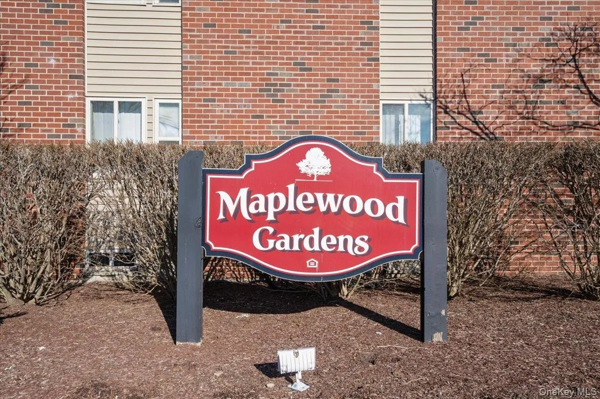 501 Maplewood Gardens, Clarkstown, NY, 3 Bedrooms Bedrooms, 8 Rooms Rooms,1 BathroomBathrooms,Residential Lease,For Rent,Maplewood Gardens,0,969728 501 Maplewood Gardens, Clarkstown, NY, 3 Bedrooms Bedrooms, 8 Rooms Rooms,1 BathroomBathrooms,Residential Lease,For Rent,Maplewood Gardens,0,969728