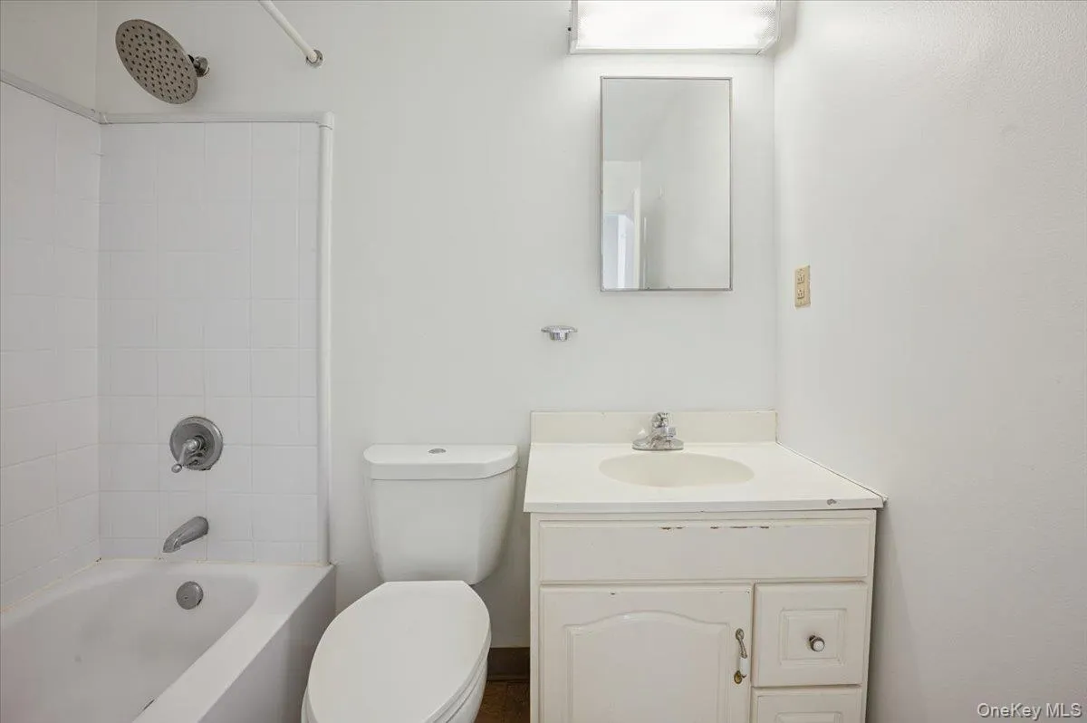 501 Maplewood Gardens, Clarkstown, NY, 3 Bedrooms Bedrooms, 8 Rooms Rooms,1 BathroomBathrooms,Residential Lease,For Rent,Maplewood Gardens,0,969728 501 Maplewood Gardens, Clarkstown, NY, 3 Bedrooms Bedrooms, 8 Rooms Rooms,1 BathroomBathrooms,Residential Lease,For Rent,Maplewood Gardens,0,969728