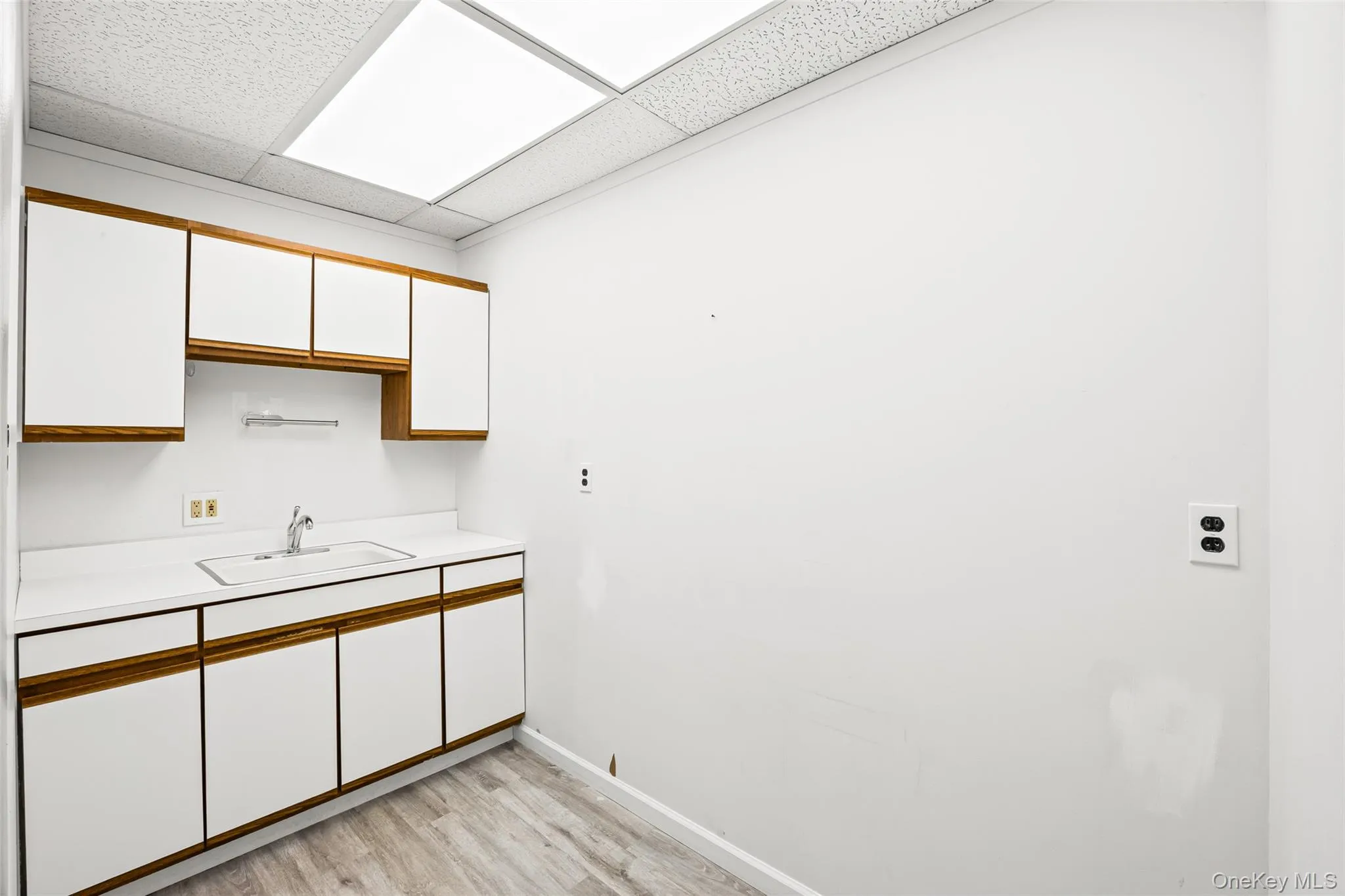 100 2nd Street, North Hempstead, NY, ,Commercial Lease,For Rent,2nd,0,969732 100 2nd Street, North Hempstead, NY, ,Commercial Lease,For Rent,2nd,0,969732