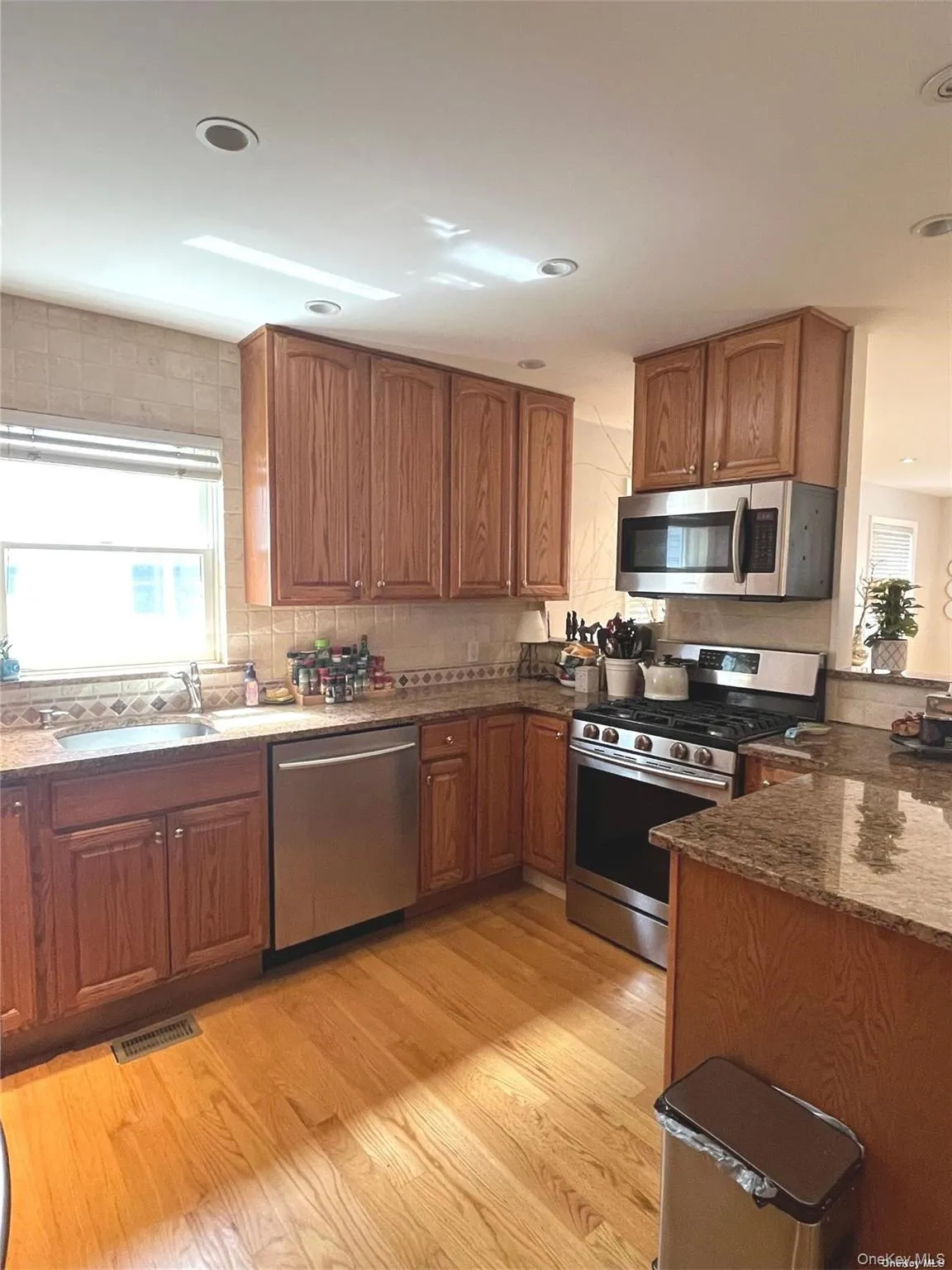 442 Beech Street, Long Beach, NY, 3 Bedrooms Bedrooms, 6 Rooms Rooms,2 BathroomsBathrooms,Residential Lease,For Rent,Beech,0,969740 442 Beech Street, Long Beach, NY, 3 Bedrooms Bedrooms, 6 Rooms Rooms,2 BathroomsBathrooms,Residential Lease,For Rent,Beech,0,969740