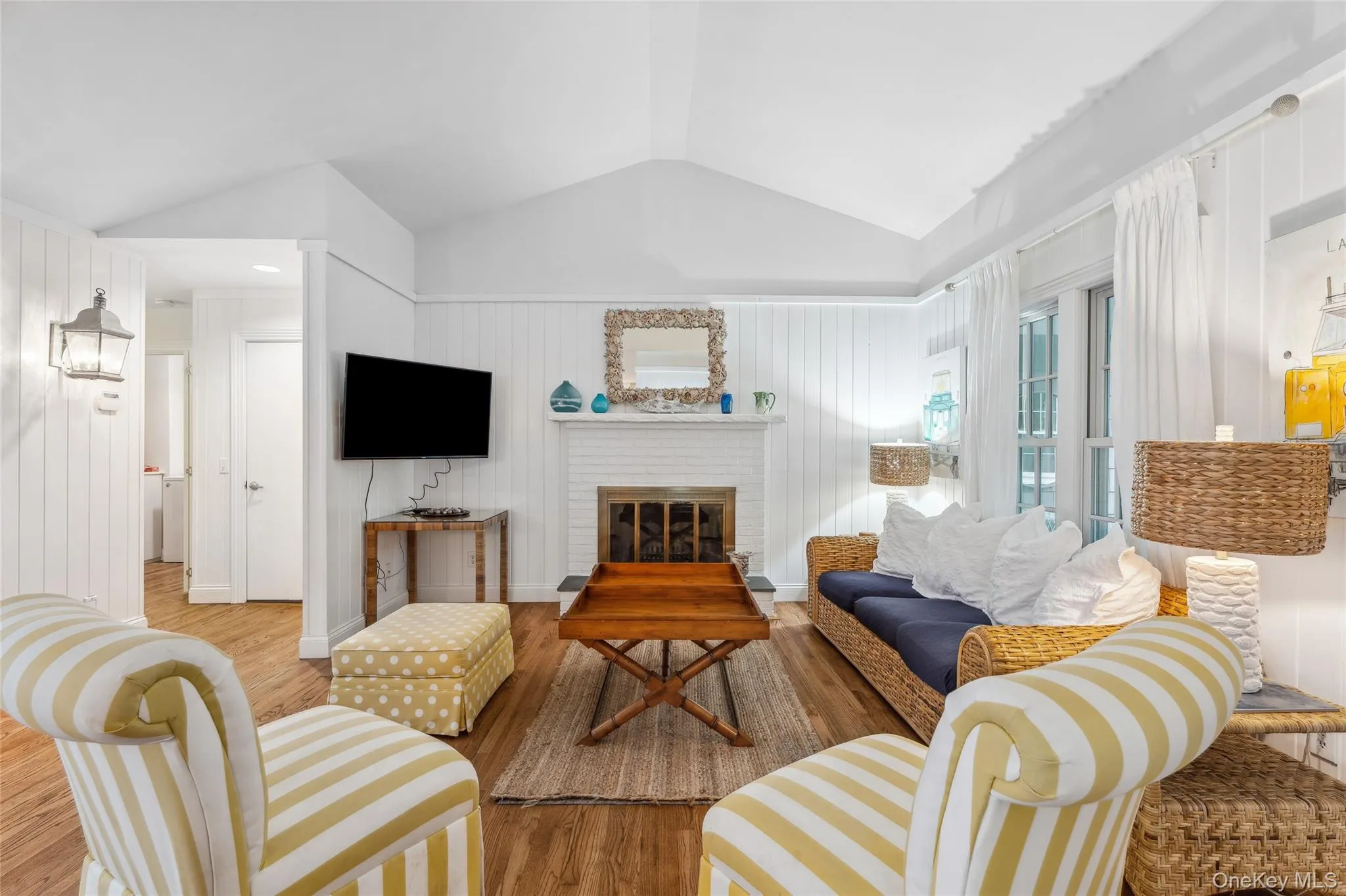 73 Beach Road, Southampton, NY, 3 Bedrooms Bedrooms, 5 Rooms Rooms,2 BathroomsBathrooms,Residential Lease,For Rent,Beach,0,969750 73 Beach Road, Southampton, NY, 3 Bedrooms Bedrooms, 5 Rooms Rooms,2 BathroomsBathrooms,Residential Lease,For Rent,Beach,0,969750