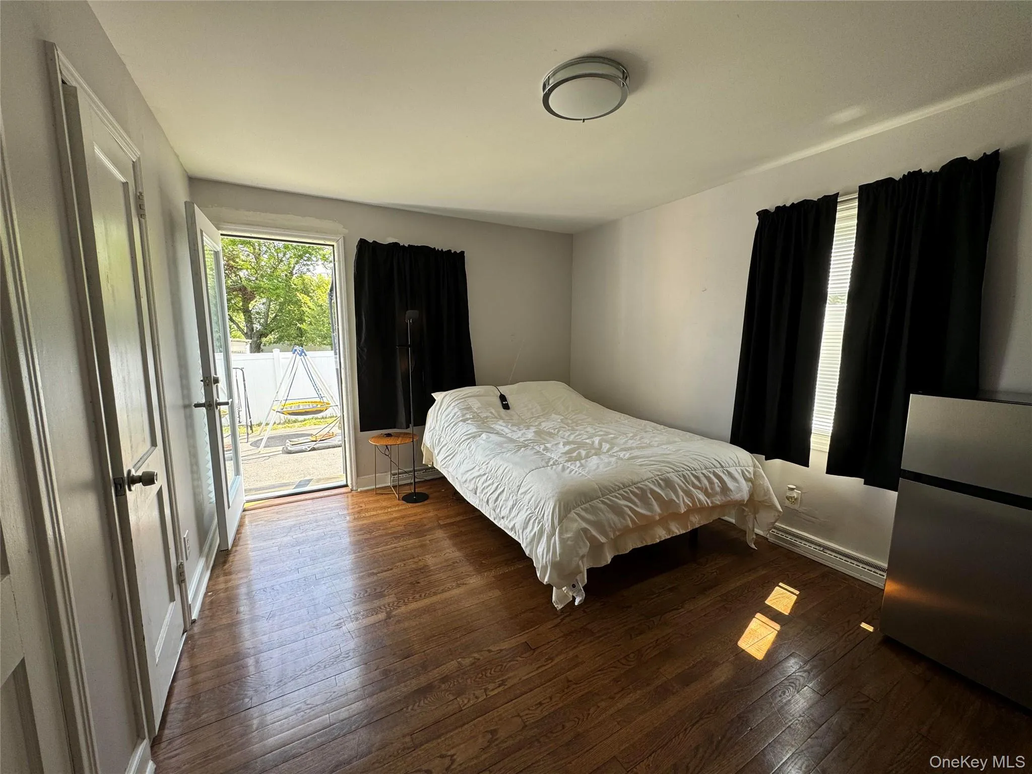 Bedroom with private entrance Bedroom with private entrance