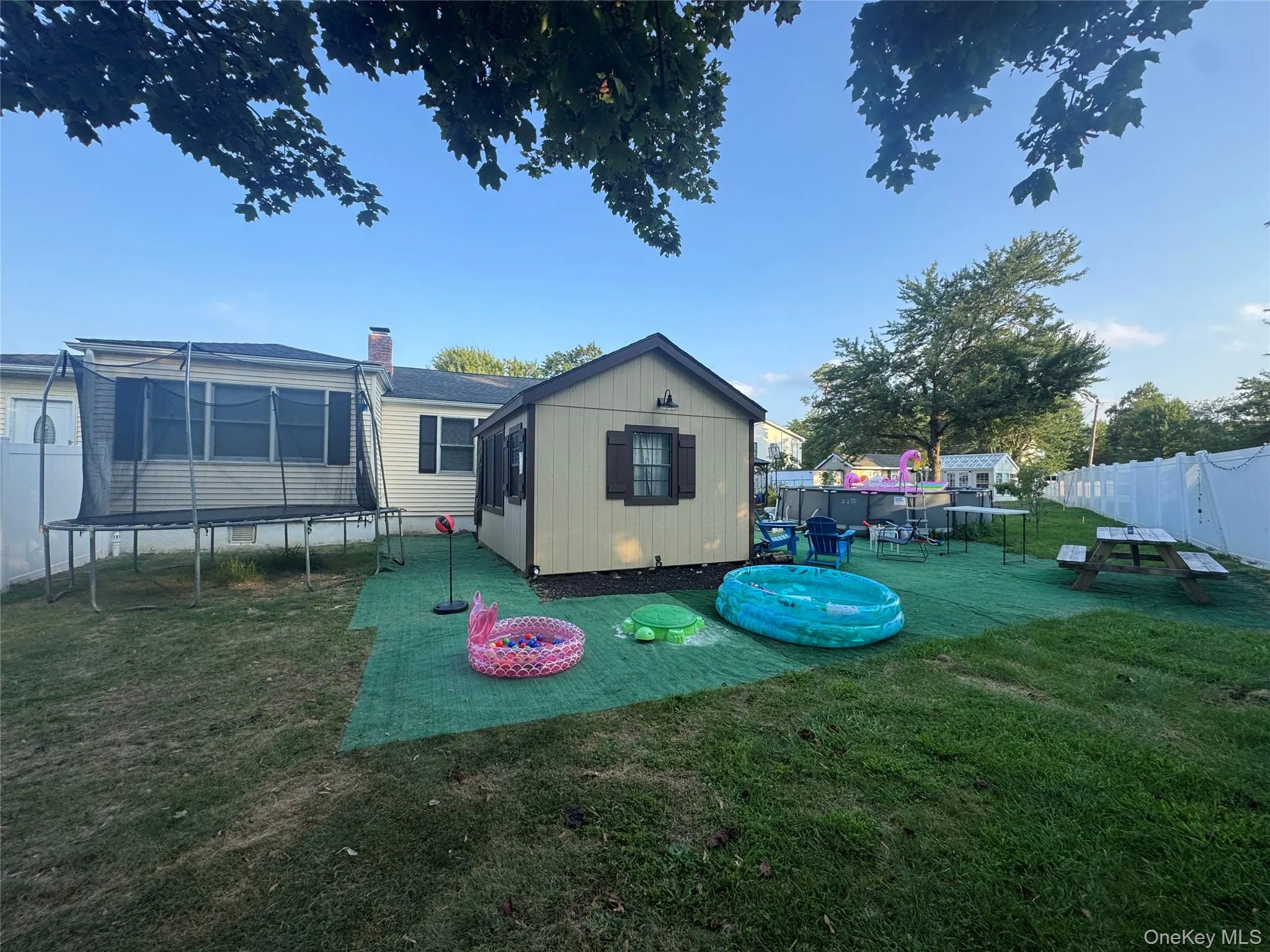 side of house with 12 by 16 pool house that is full insulated and finished with a full bathroom. side of house with 12 by 16 pool house that is full insulated and finished with a full bathroom.