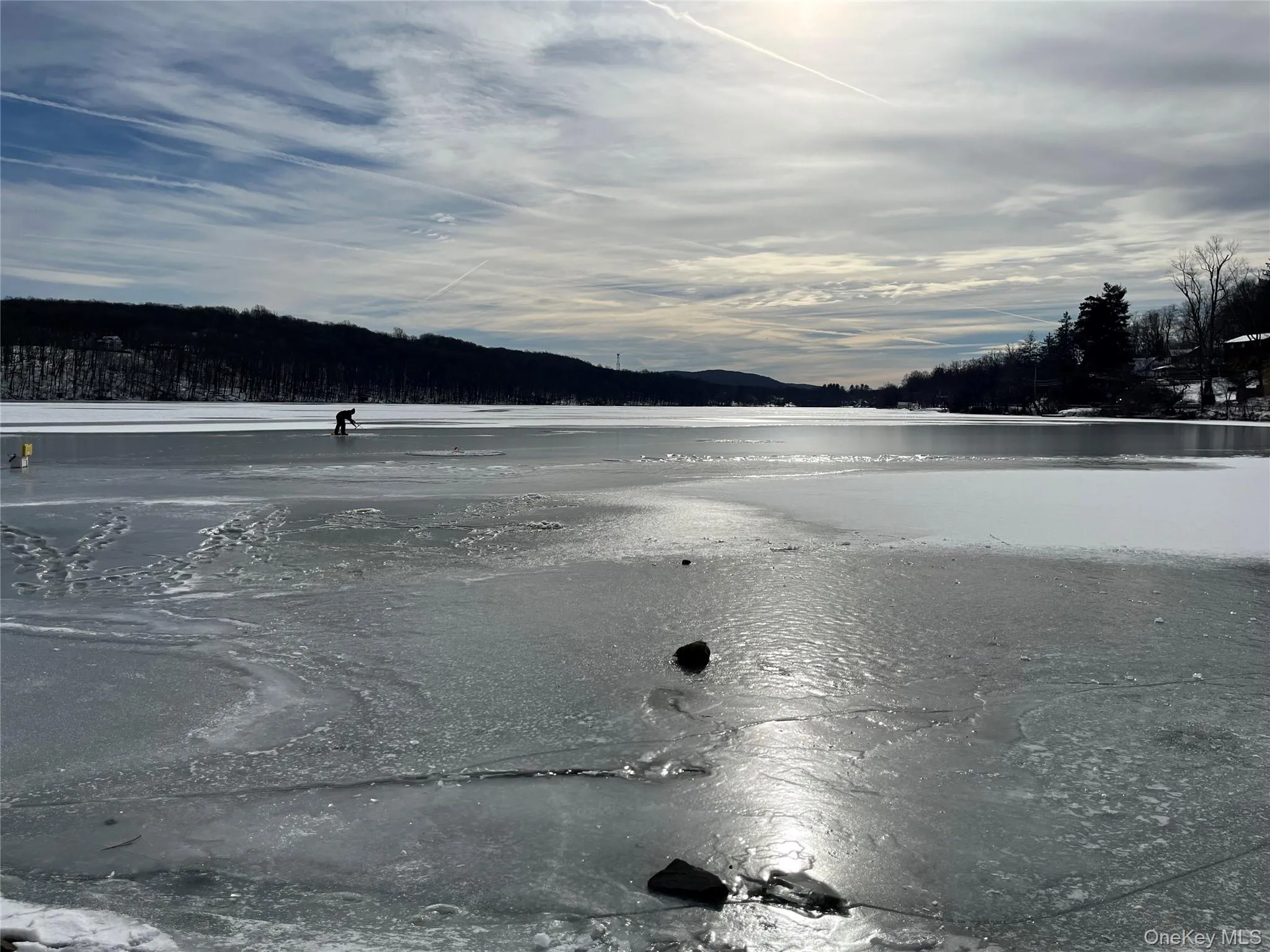 Walking distance to Walton Lake! Walking distance to Walton Lake!